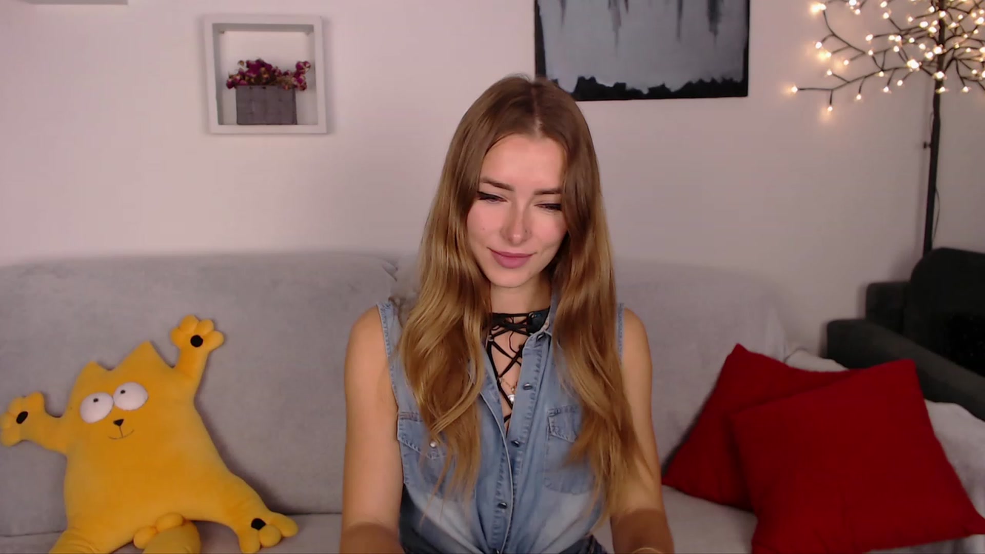Gallery image thumbnail from SimonsWife's myfreecams stream on, 10/26/2023, 12:35 image 19 of 20