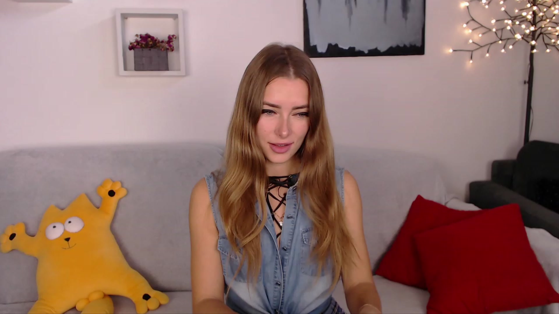 Gallery image thumbnail from SimonsWife's myfreecams stream on, 10/26/2023, 12:35 image 14 of 20