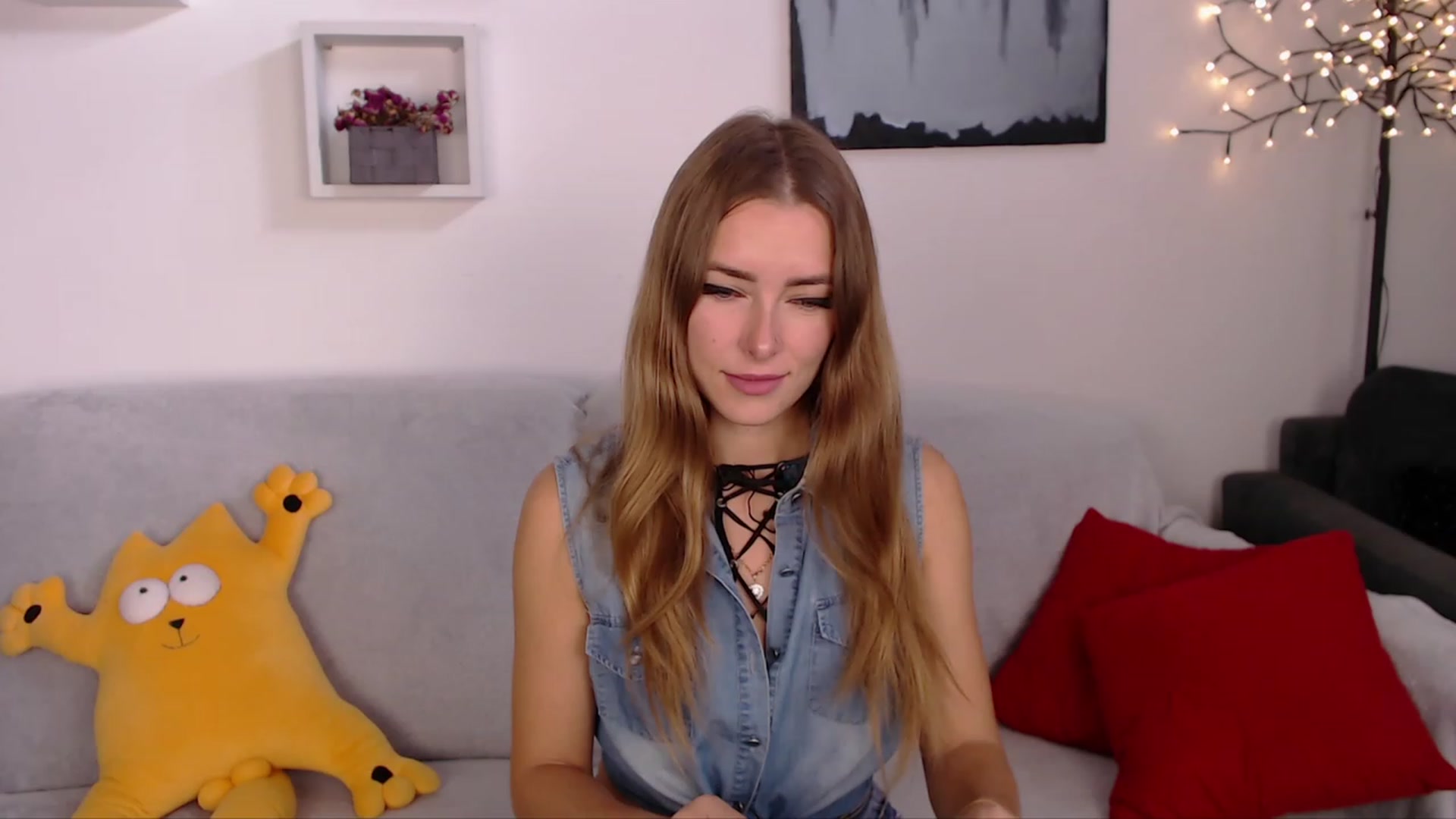 Gallery image thumbnail from SimonsWife's myfreecams stream on, 10/26/2023, 12:35 image 2 of 20