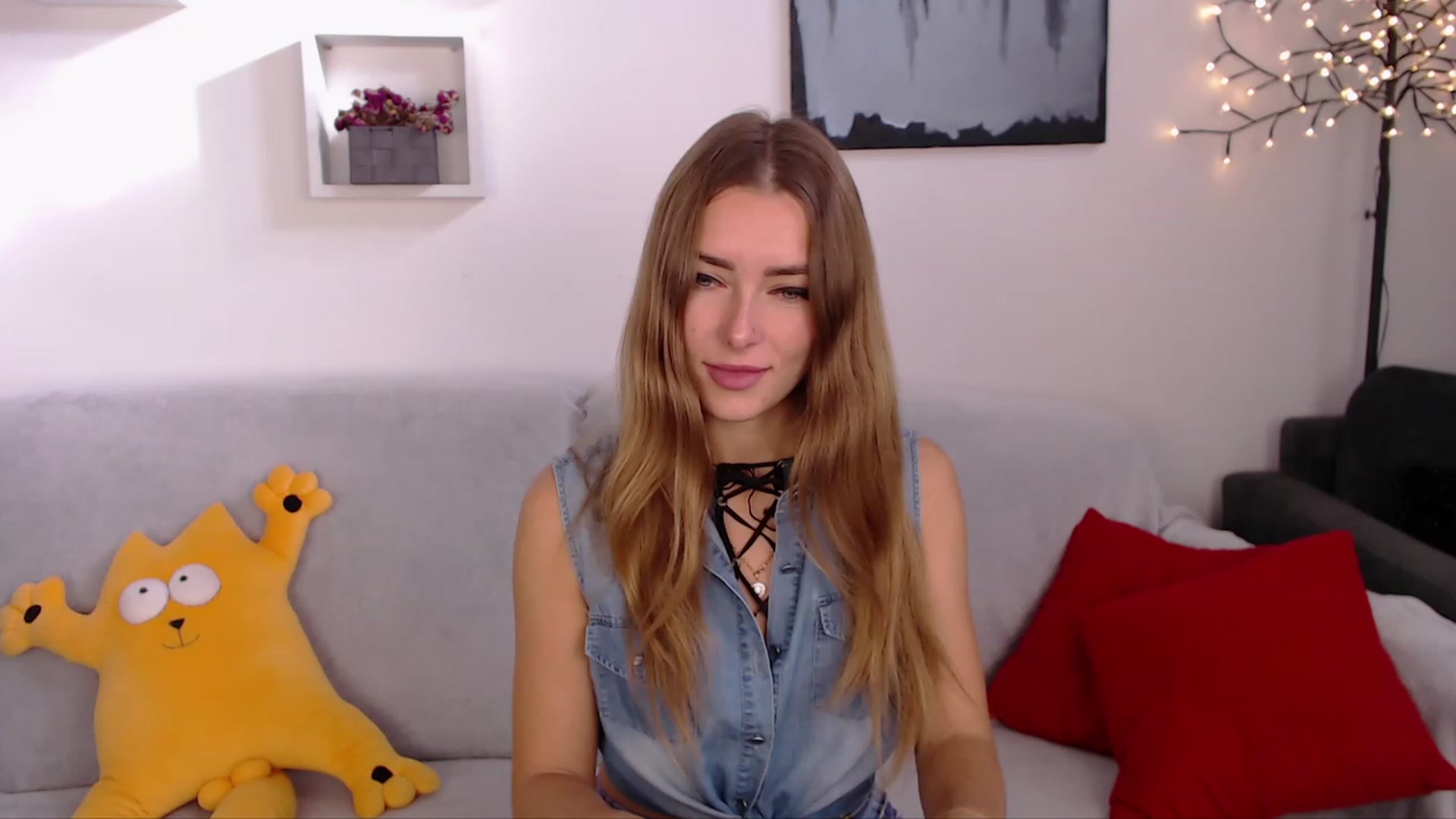 Gallery image thumbnail from SimonsWife's myfreecams stream on, 10/26/2023, 12:35 image 3 of 20