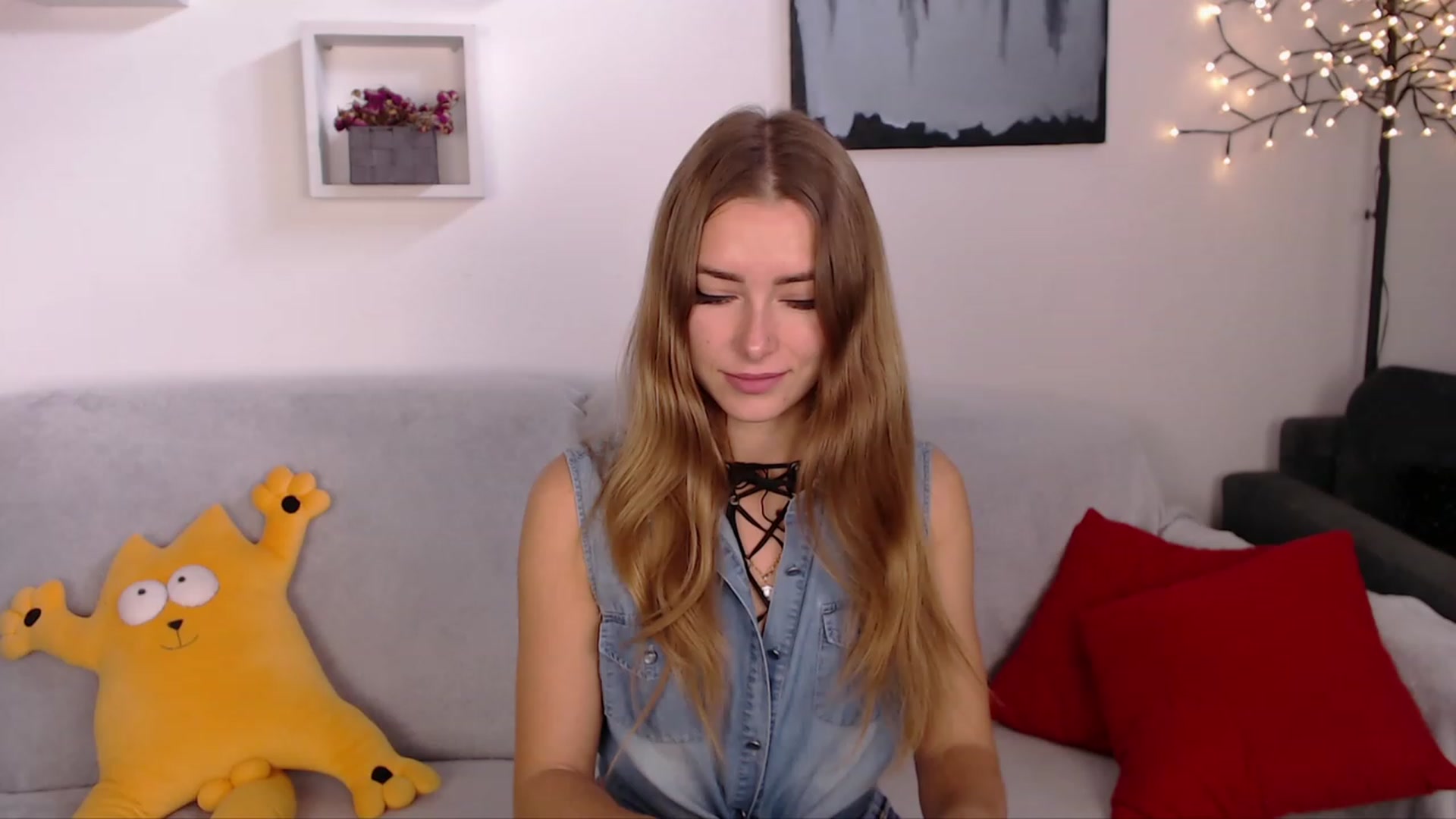 Gallery image thumbnail from SimonsWife's myfreecams stream on, 10/26/2023, 12:35 image 7 of 20