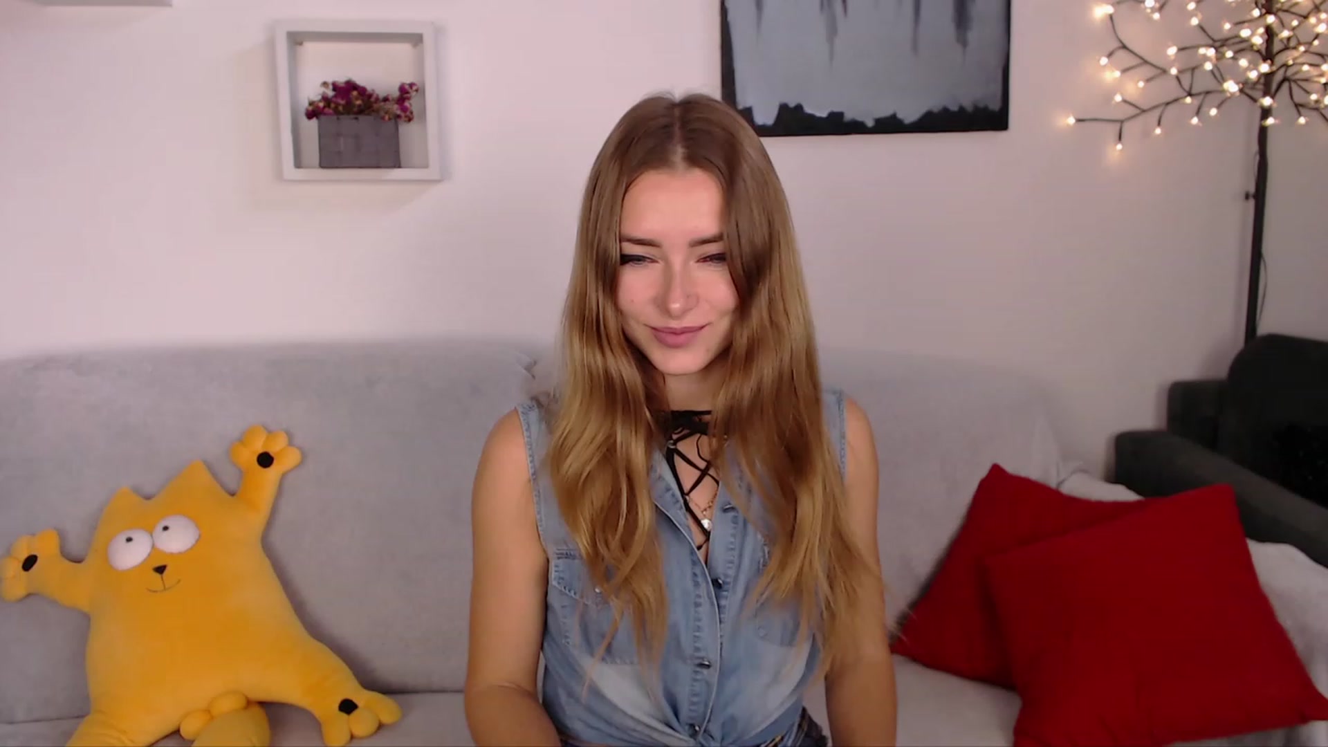 Gallery image thumbnail from SimonsWife's myfreecams stream on, 10/26/2023, 12:35 image 16 of 20