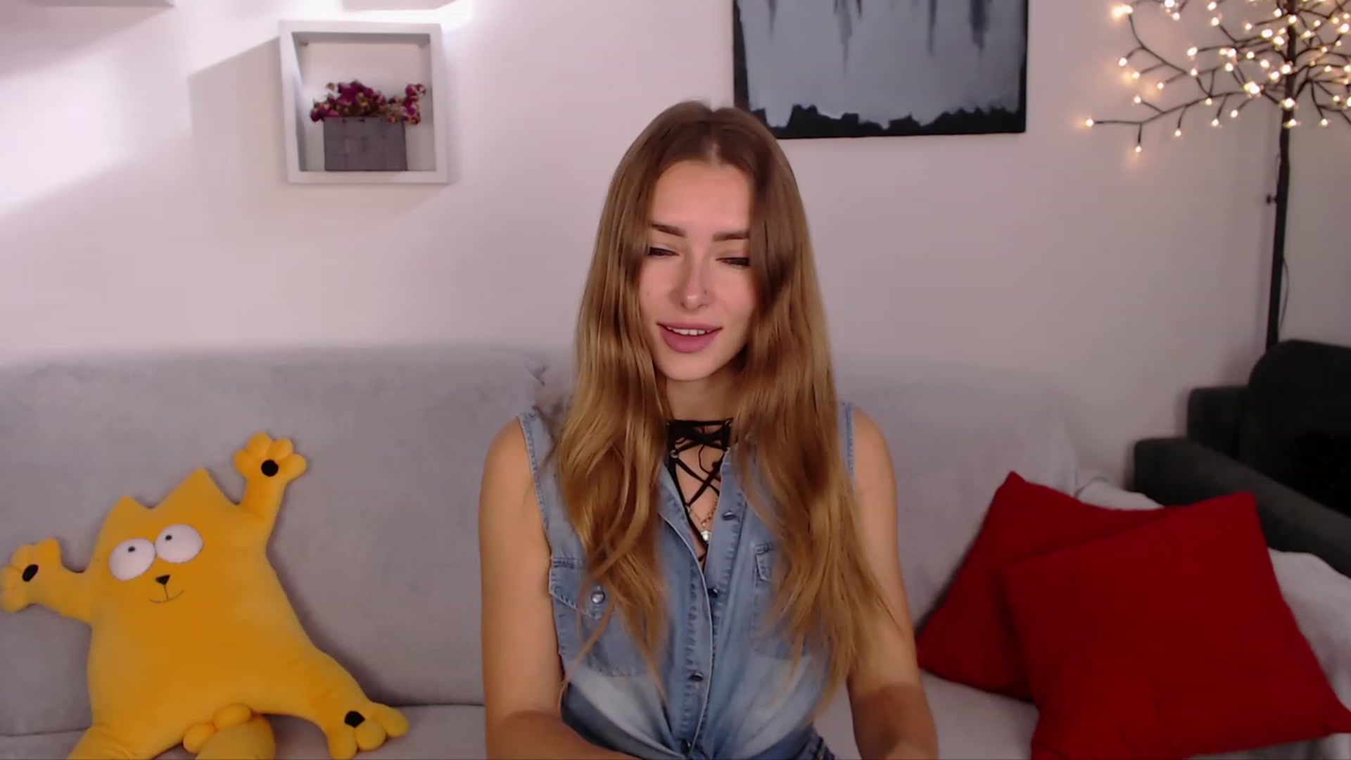 Gallery image thumbnail from SimonsWife's myfreecams stream on, 10/26/2023, 12:35 image 6 of 20