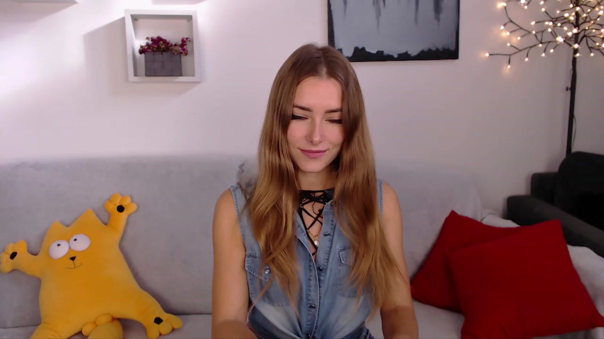 Gallery image thumbnail from SimonsWife's myfreecams stream on, 10/26/2023, 12:35 image 5 of 20