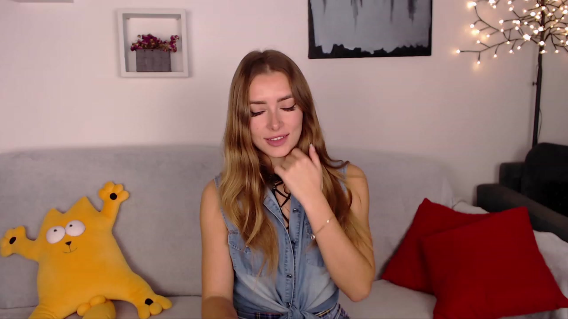 Gallery image thumbnail from SimonsWife's myfreecams stream on, 10/26/2023, 12:35 image 20 of 20