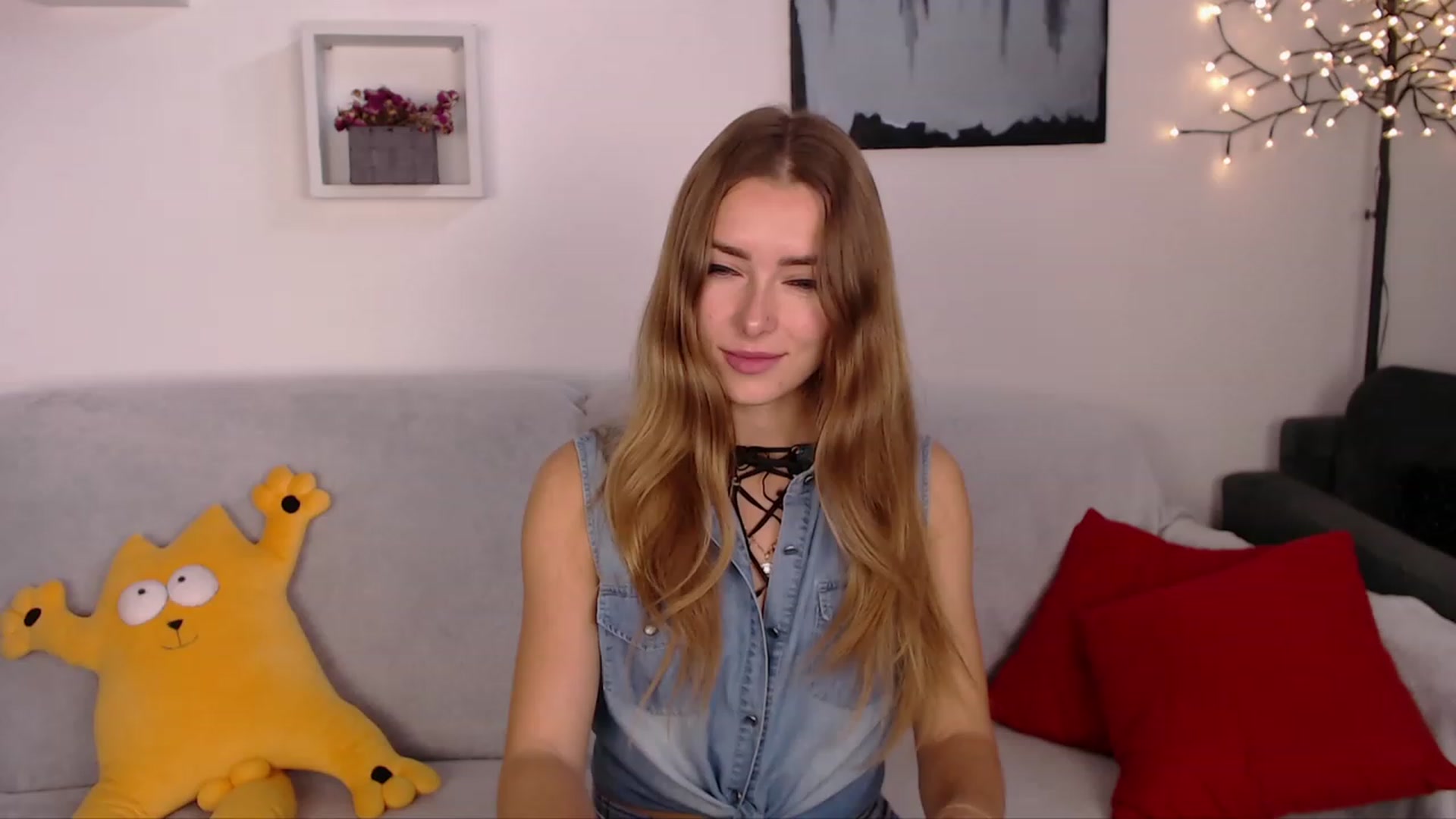 Gallery image thumbnail from SimonsWife's myfreecams stream on, 10/26/2023, 12:35 image 17 of 20
