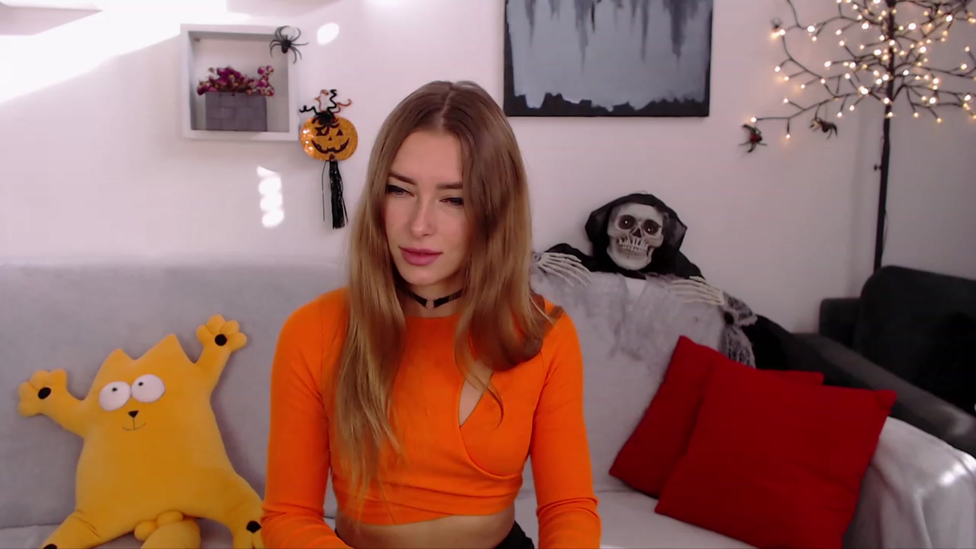 Gallery image thumbnail from SimonsWife's myfreecams stream on, 10/30/2023, 12:11 image 10 of 20