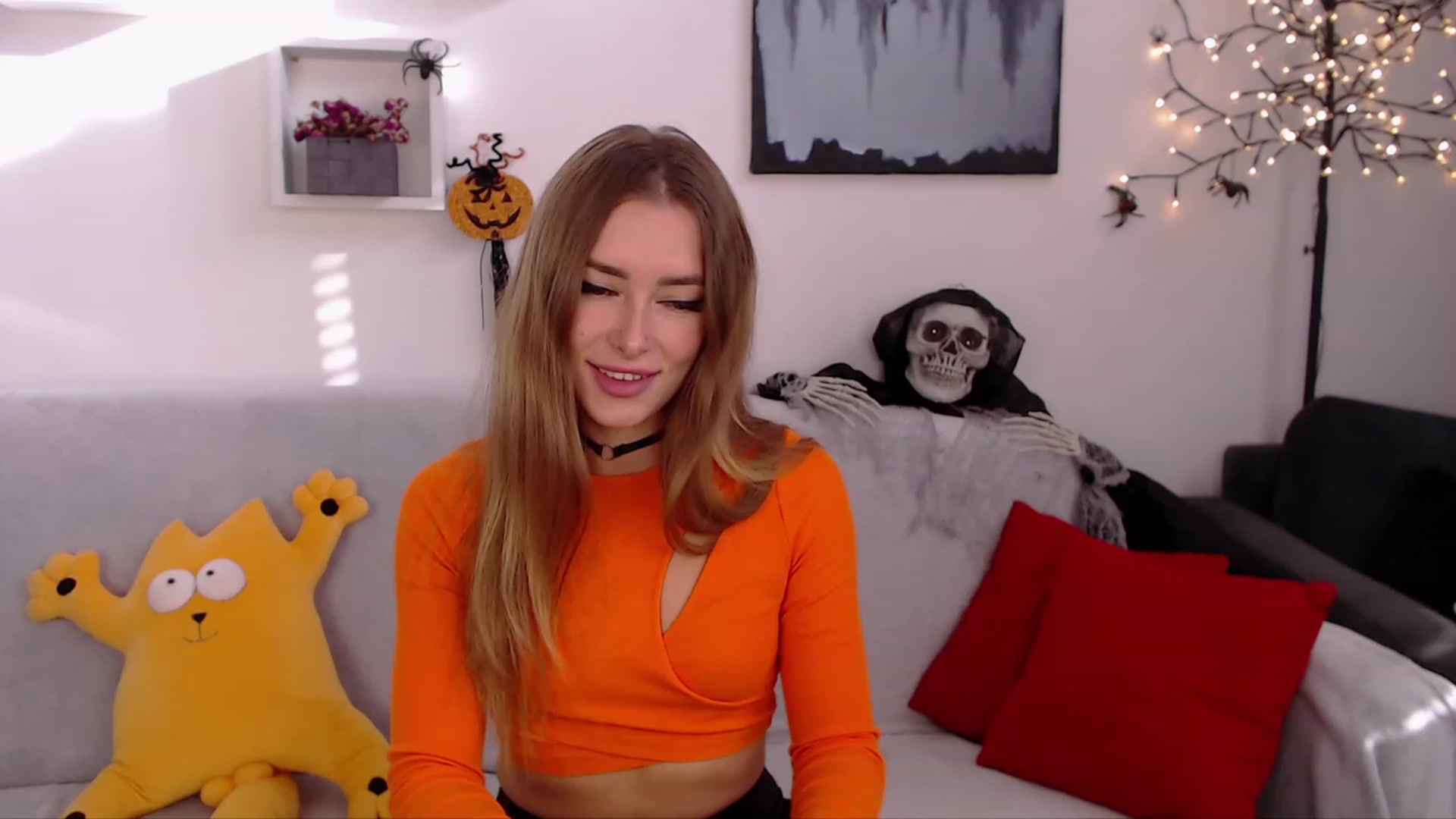 Gallery image thumbnail from SimonsWife's myfreecams stream on, 10/30/2023, 12:11 image 6 of 20