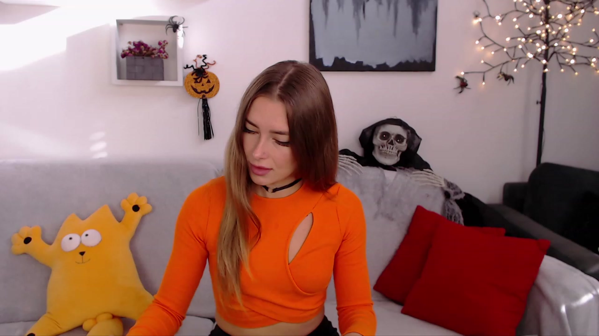 Gallery image thumbnail from SimonsWife's myfreecams stream on, 10/30/2023, 12:11 image 1 of 20