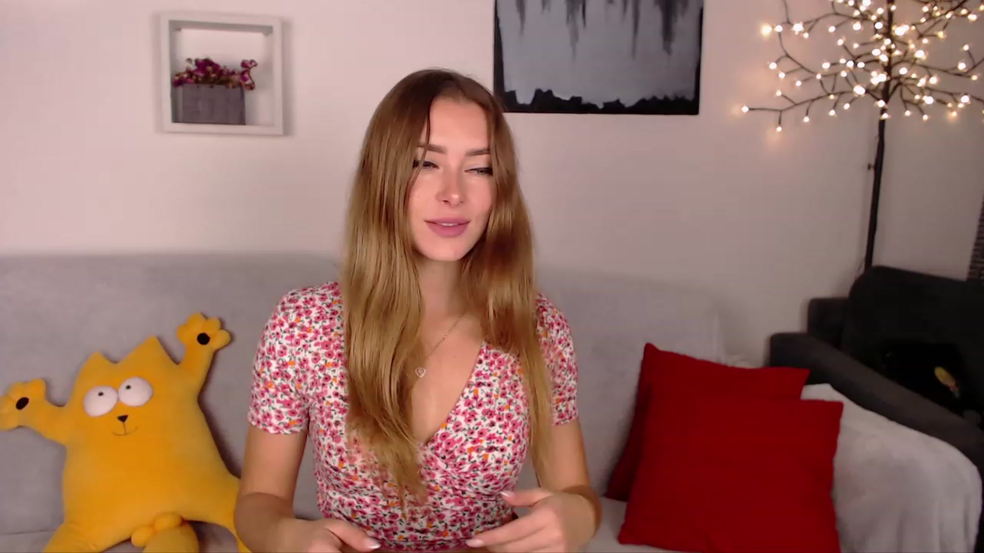 Gallery image thumbnail from SimonsWife's myfreecams stream on, 11/01/2023, 12:53 image 16 of 20