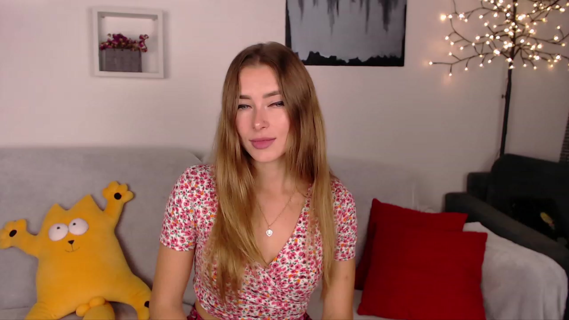 Gallery image thumbnail from SimonsWife's myfreecams stream on, 11/01/2023, 12:53 image 12 of 20