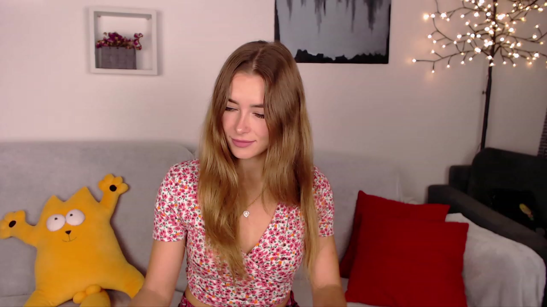 Gallery image thumbnail from SimonsWife's myfreecams stream on, 11/01/2023, 12:53 image 15 of 20