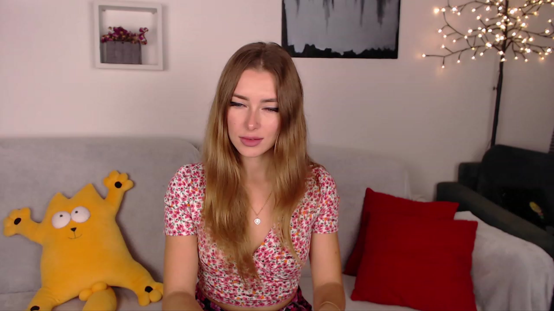Gallery image thumbnail from SimonsWife's myfreecams stream on, 11/01/2023, 13:42 image 4 of 20