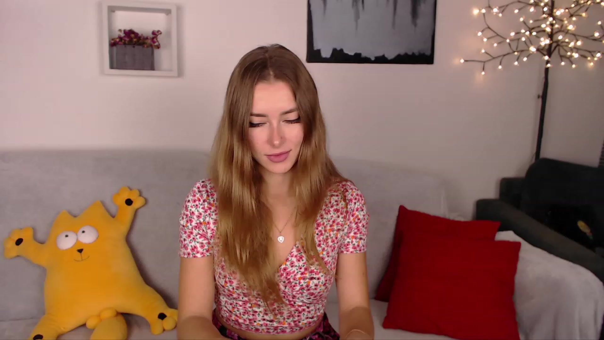Gallery image thumbnail from SimonsWife's myfreecams stream on, 11/01/2023, 13:42 image 10 of 20