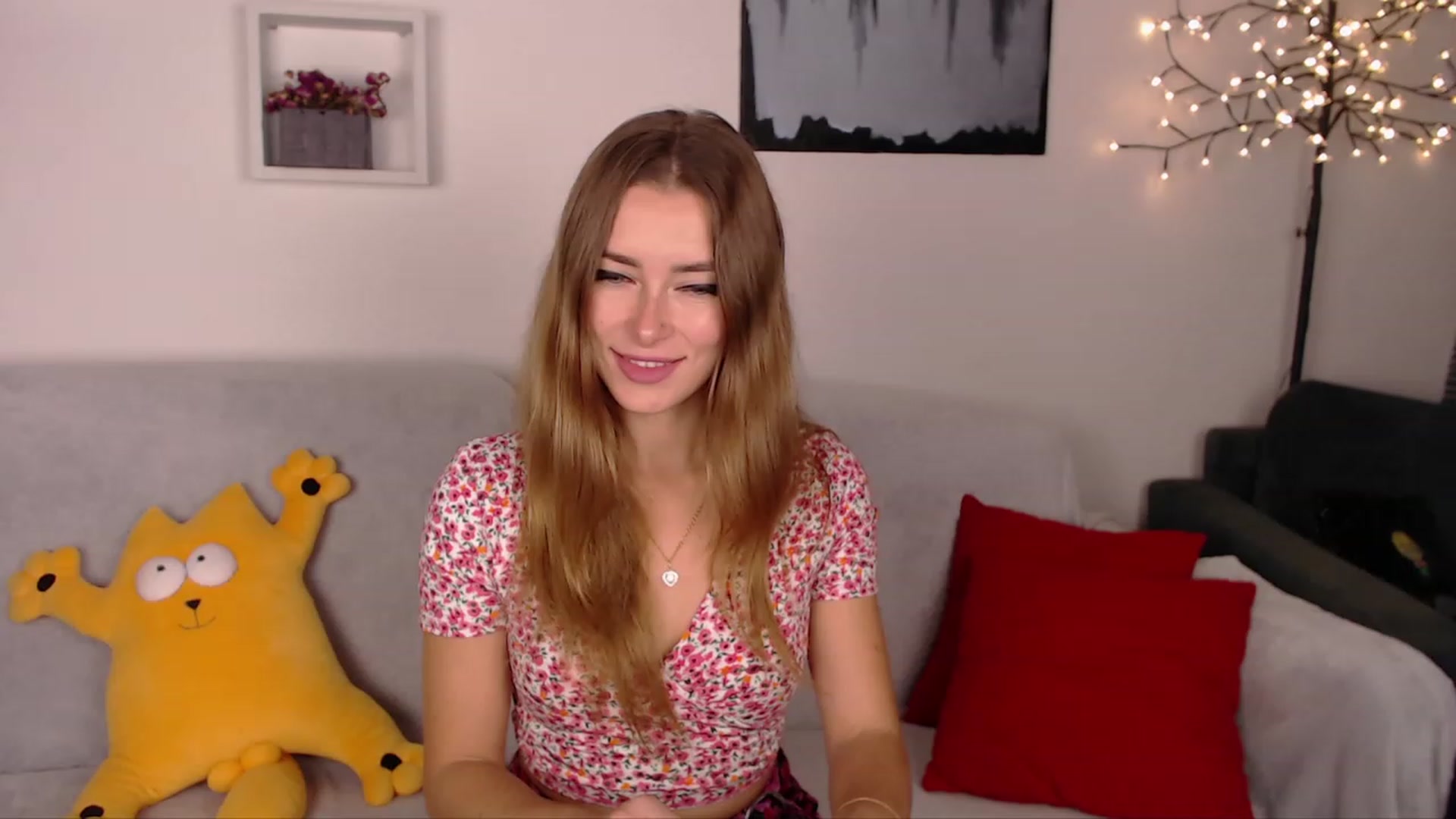 Gallery image thumbnail from SimonsWife's myfreecams stream on, 11/01/2023, 13:42 image 6 of 20