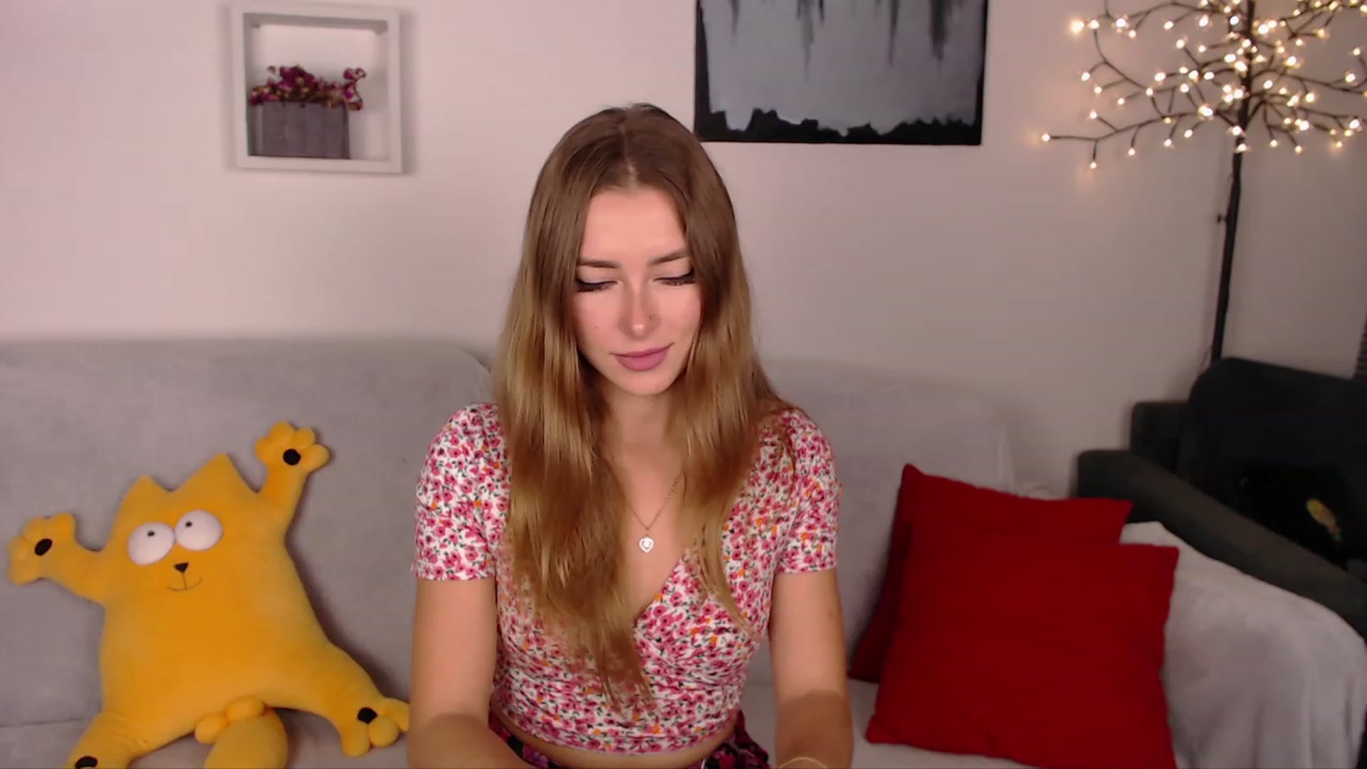 Gallery image thumbnail from SimonsWife's myfreecams stream on, 11/01/2023, 13:42 image 3 of 20