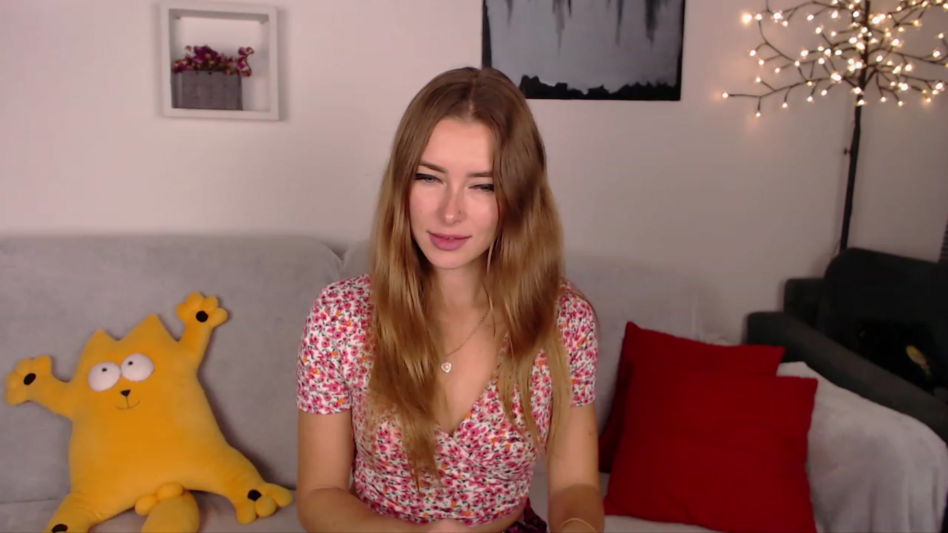 Gallery image thumbnail from SimonsWife's myfreecams stream on, 11/01/2023, 13:42 image 18 of 20