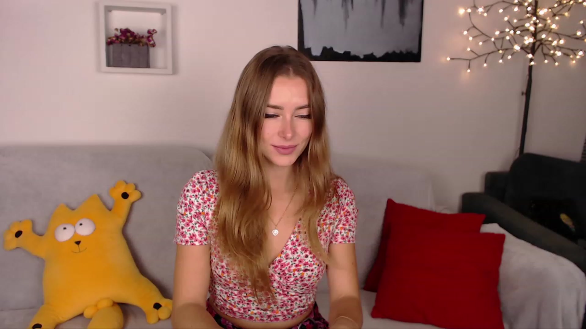 Gallery image thumbnail from SimonsWife's myfreecams stream on, 11/01/2023, 13:42 image 5 of 20
