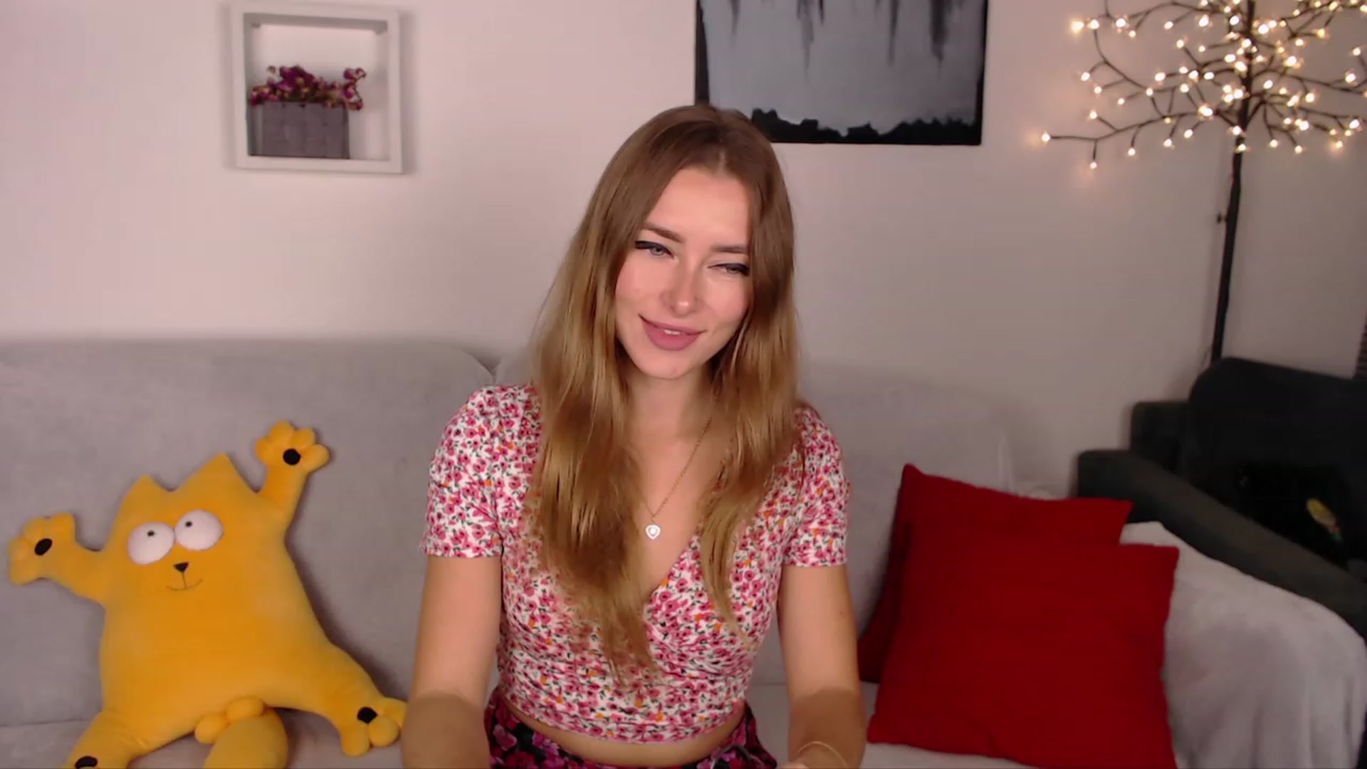 Gallery image thumbnail from SimonsWife's myfreecams stream on, 11/01/2023, 13:42 image 8 of 20