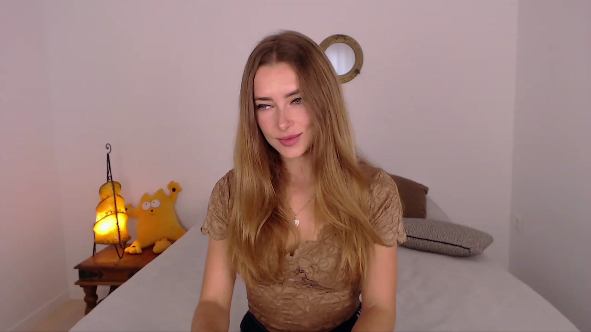Gallery image thumbnail from SimonsWife's myfreecams stream on, 11/22/2023, 13:58 image 5 of 20