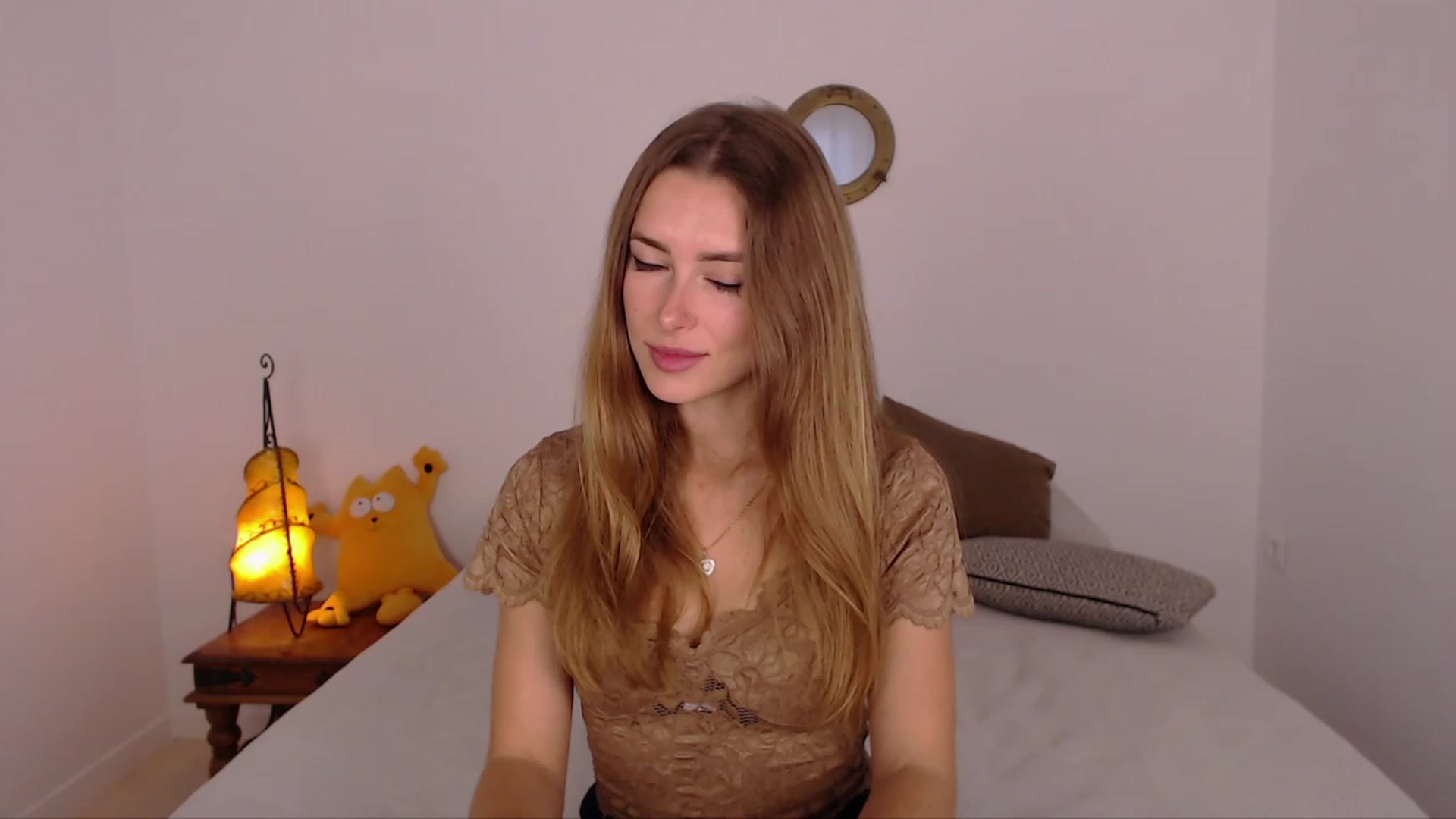Gallery image thumbnail from SimonsWife's myfreecams stream on, 11/22/2023, 13:58 image 18 of 20