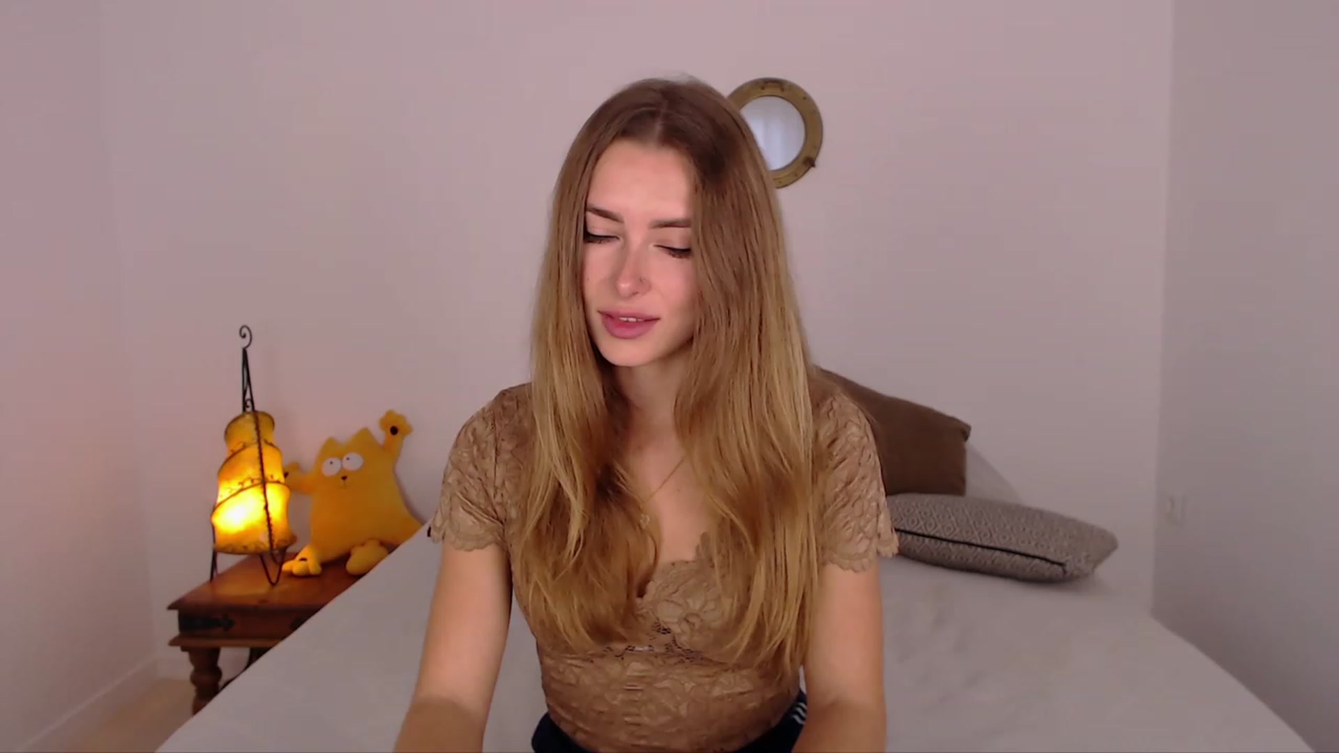 Gallery image thumbnail from SimonsWife's myfreecams stream on, 11/22/2023, 13:58 image 14 of 20