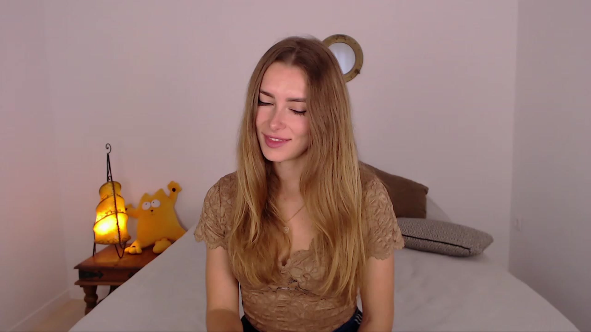 Gallery image thumbnail from SimonsWife's myfreecams stream on, 11/22/2023, 13:58 image 13 of 20