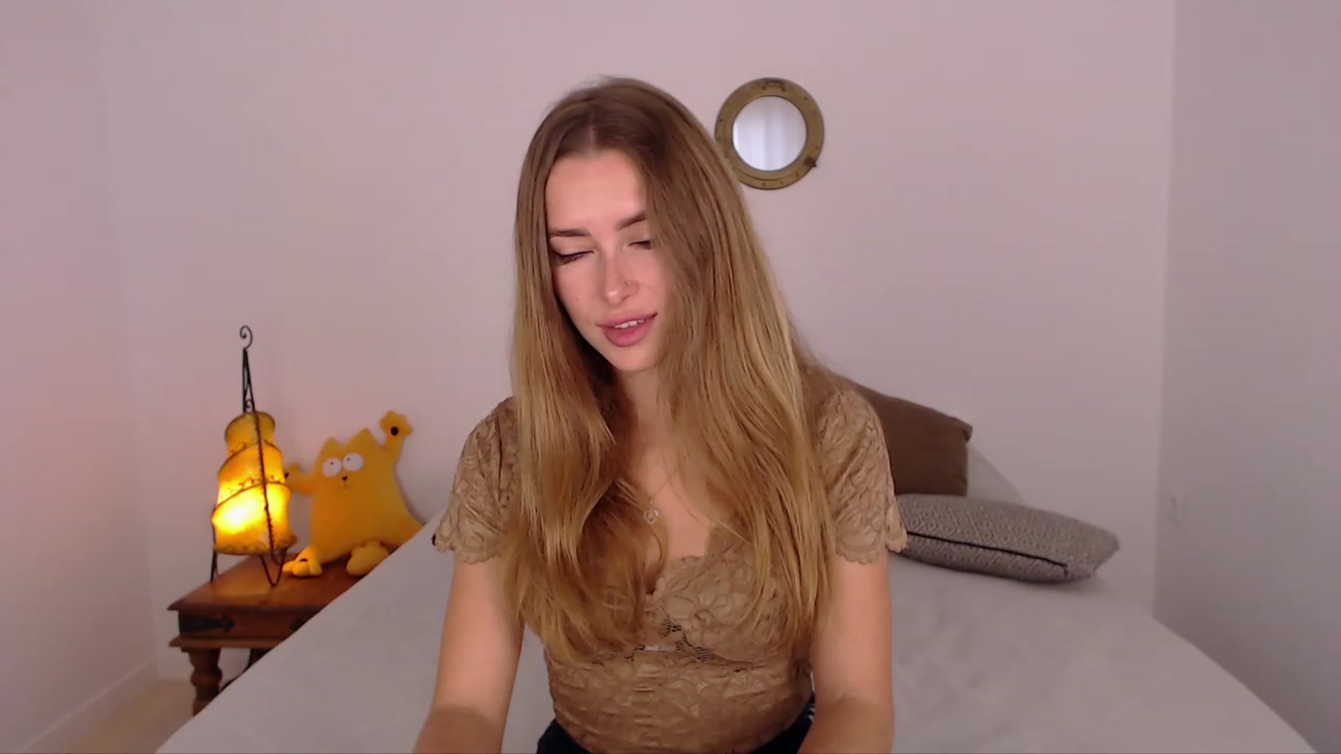 Gallery image thumbnail from SimonsWife's myfreecams stream on, 11/22/2023, 13:58 image 3 of 20