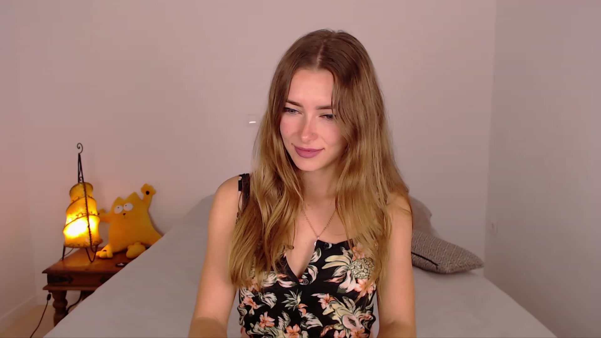 Gallery image thumbnail from SimonsWife's myfreecams stream on, 11/23/2023, 18:17 image 14 of 20