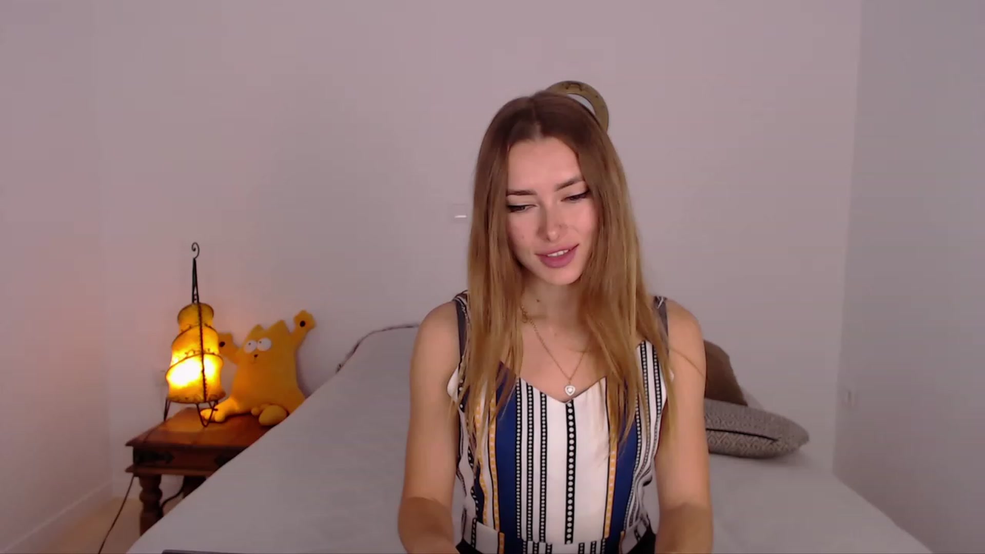 Gallery image thumbnail from SimonsWife's myfreecams stream on, 11/26/2023, 12:49 image 15 of 20