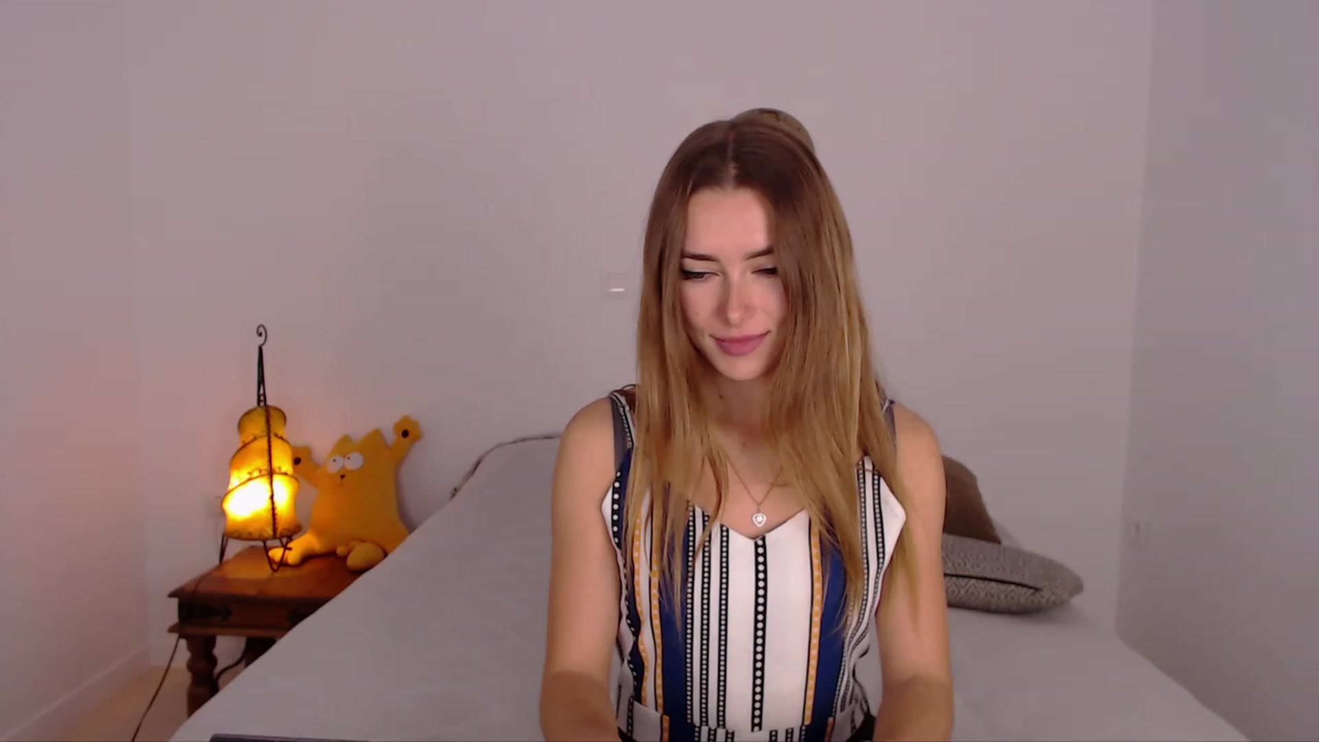 Gallery image thumbnail from SimonsWife's myfreecams stream on, 11/26/2023, 12:49 image 19 of 20