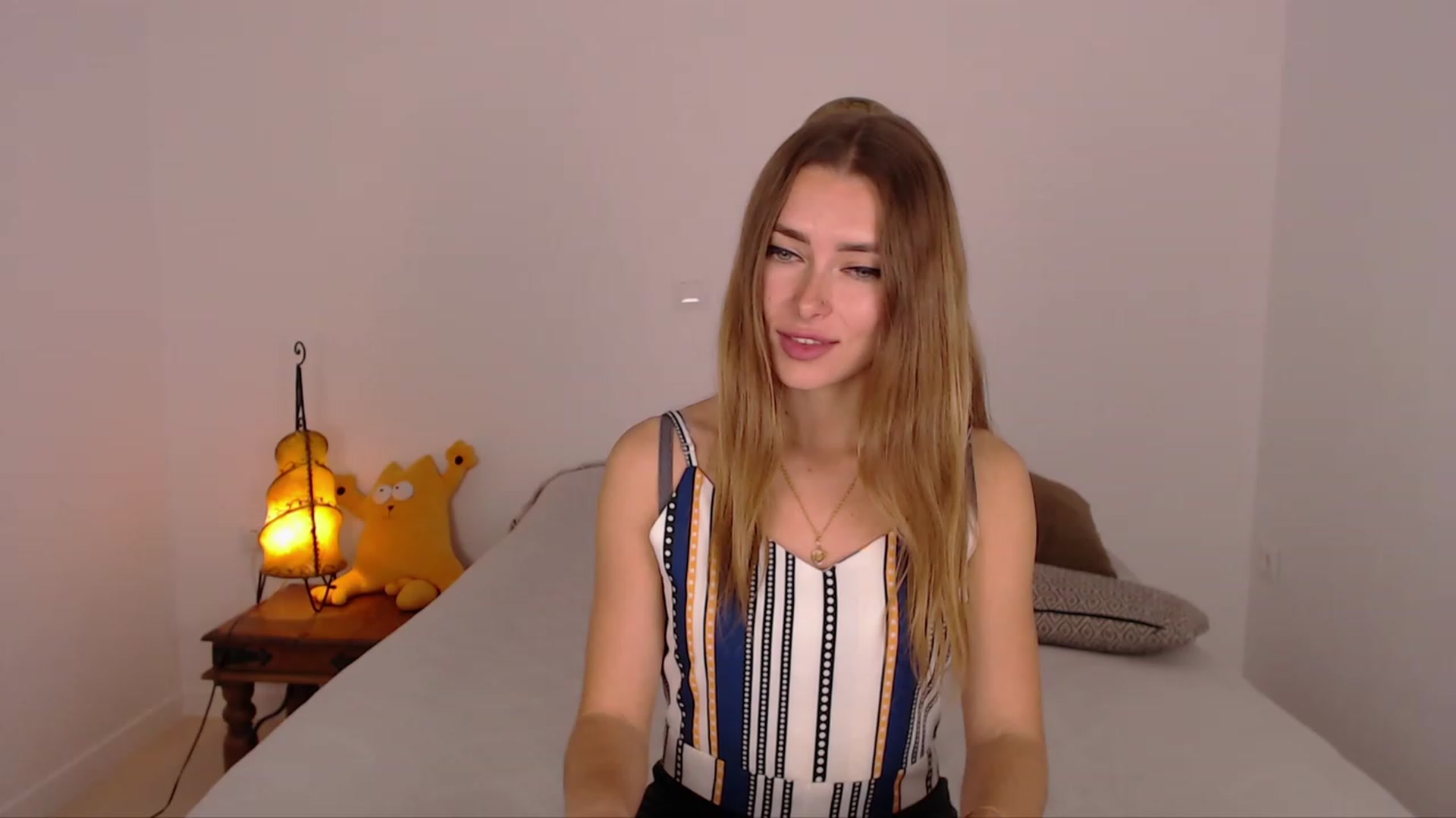 Gallery image thumbnail from SimonsWife's myfreecams stream on, 11/26/2023, 15:49 image 16 of 20