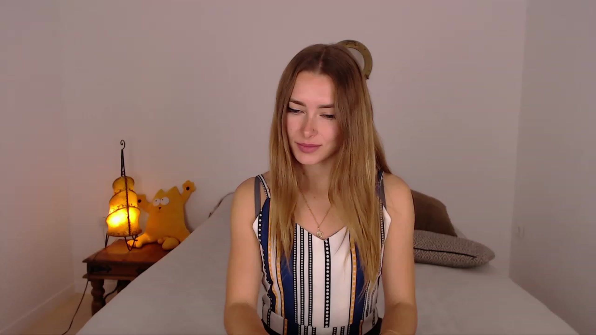 Gallery image thumbnail from SimonsWife's myfreecams stream on, 11/26/2023, 15:49 image 7 of 20
