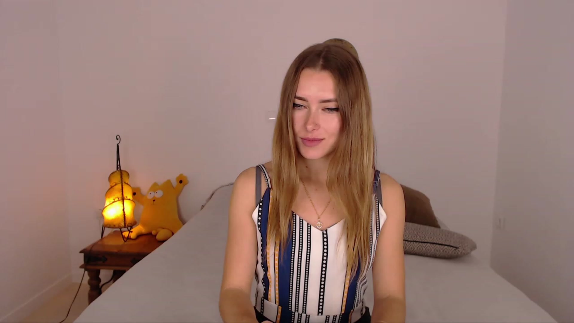 Gallery image thumbnail from SimonsWife's myfreecams stream on, 11/26/2023, 15:49 image 11 of 20