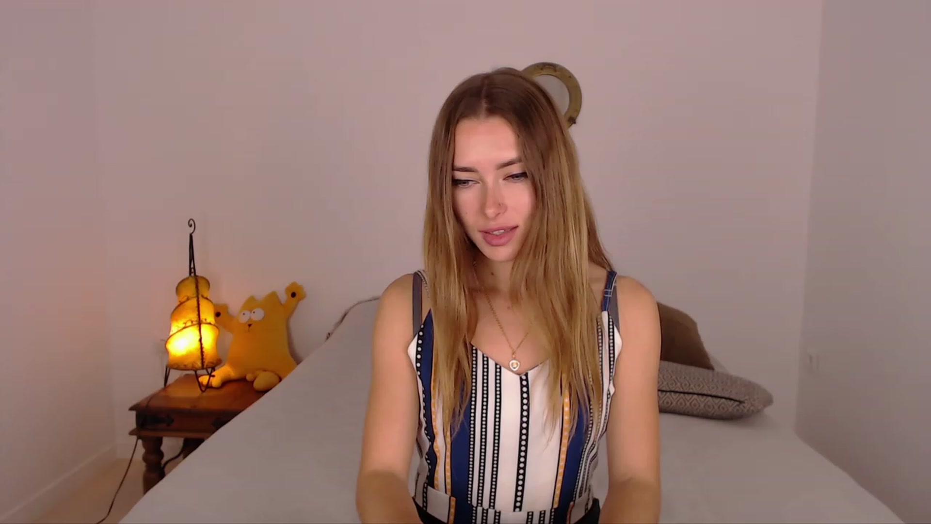 Gallery image thumbnail from SimonsWife's myfreecams stream on, 11/26/2023, 15:49 image 14 of 20