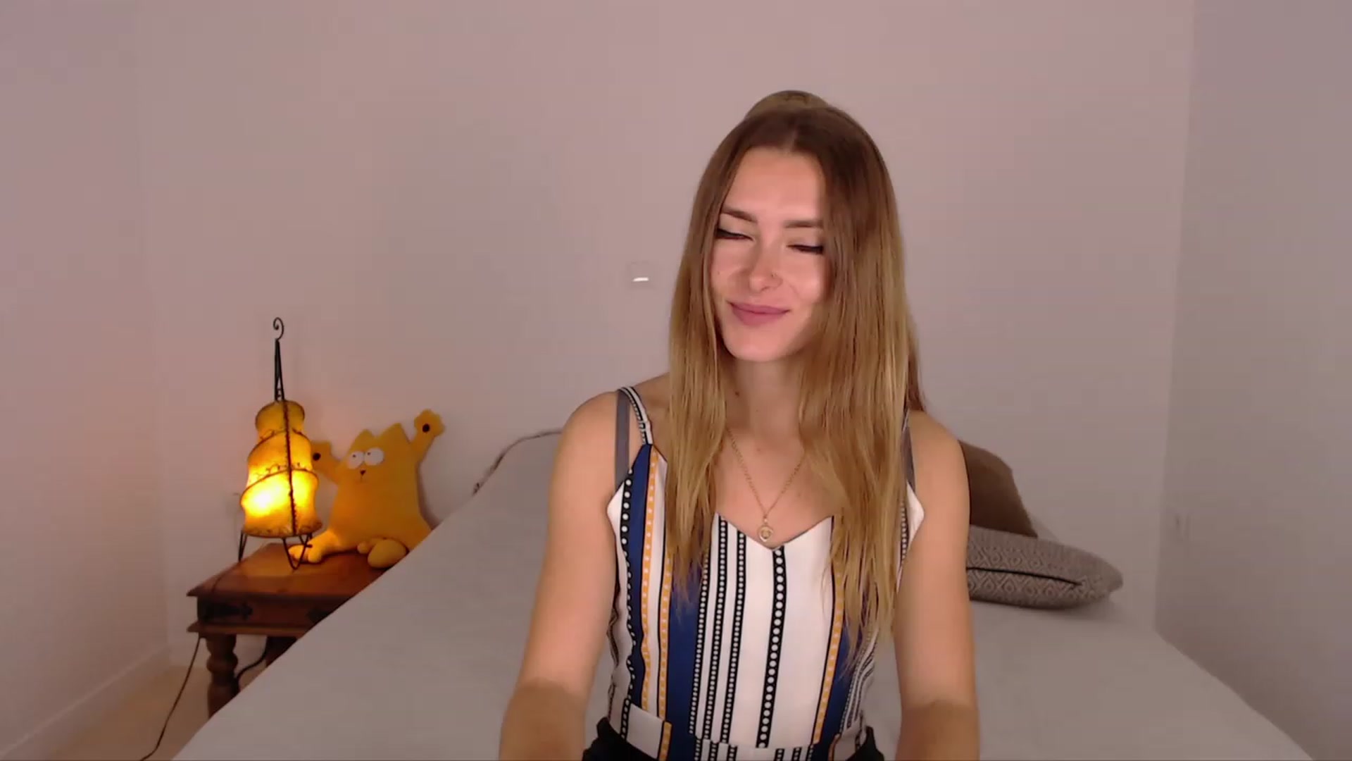 Gallery image thumbnail from SimonsWife's myfreecams stream on, 11/26/2023, 15:49 image 13 of 20