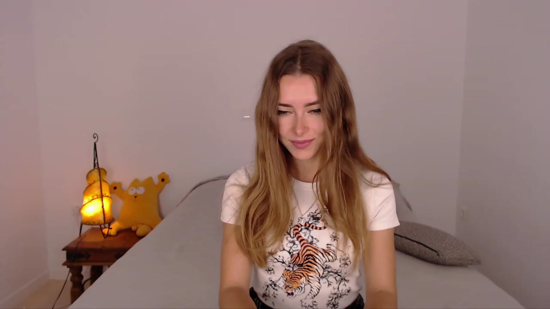 Gallery image thumbnail from SimonsWife's myfreecams stream on, 11/29/2023, 13:23 image 15 of 20