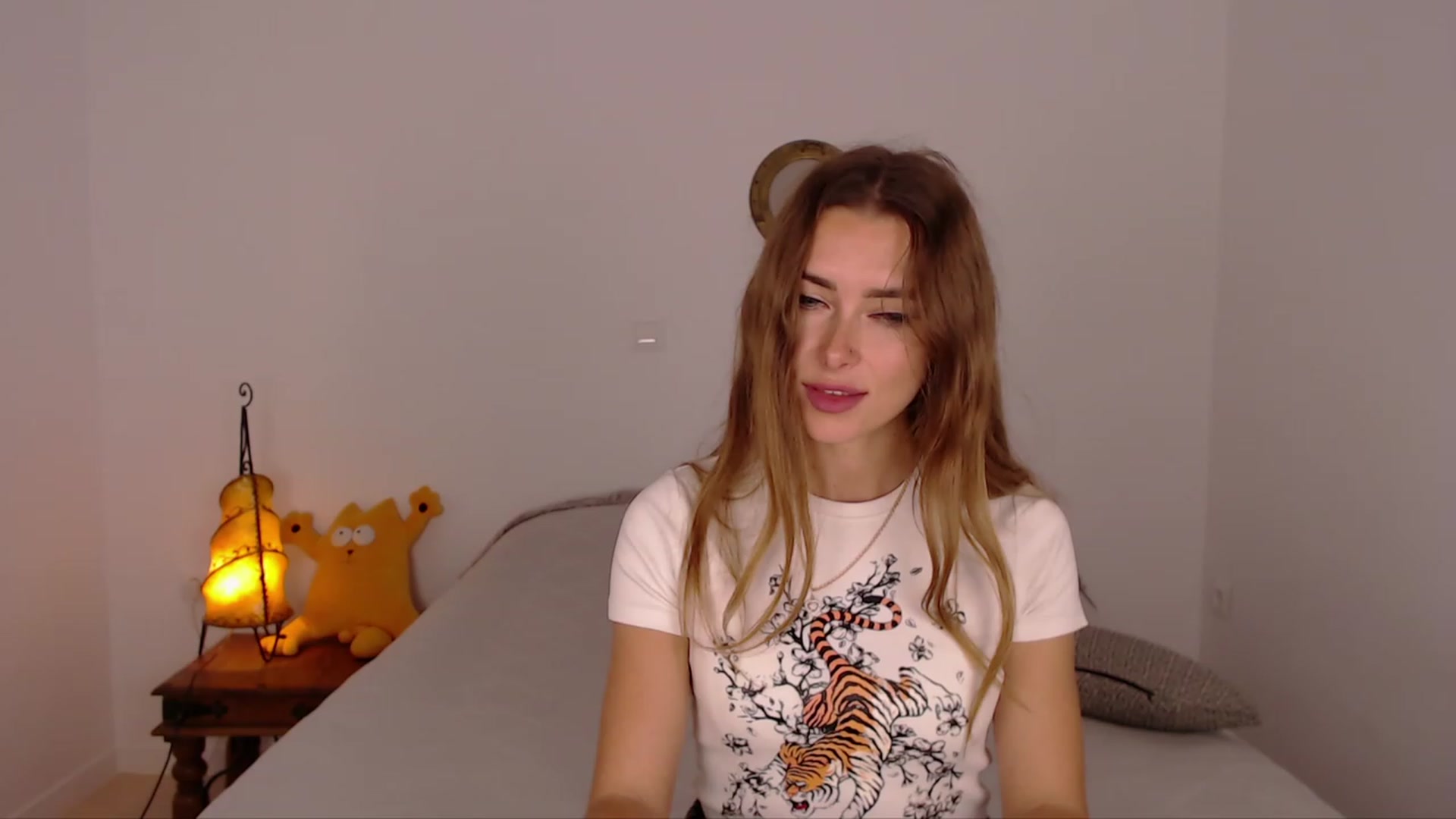 Gallery image thumbnail from SimonsWife's myfreecams stream on, 11/29/2023, 15:53 image 15 of 20