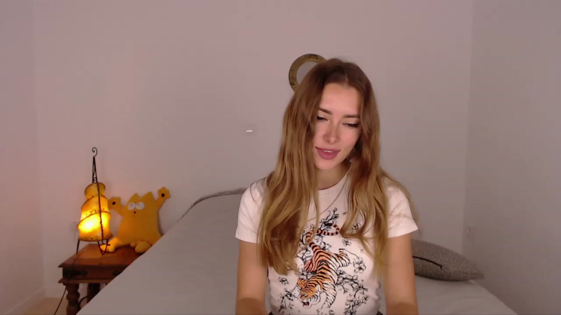 Gallery image thumbnail from SimonsWife's myfreecams stream on, 11/29/2023, 15:53 image 3 of 20