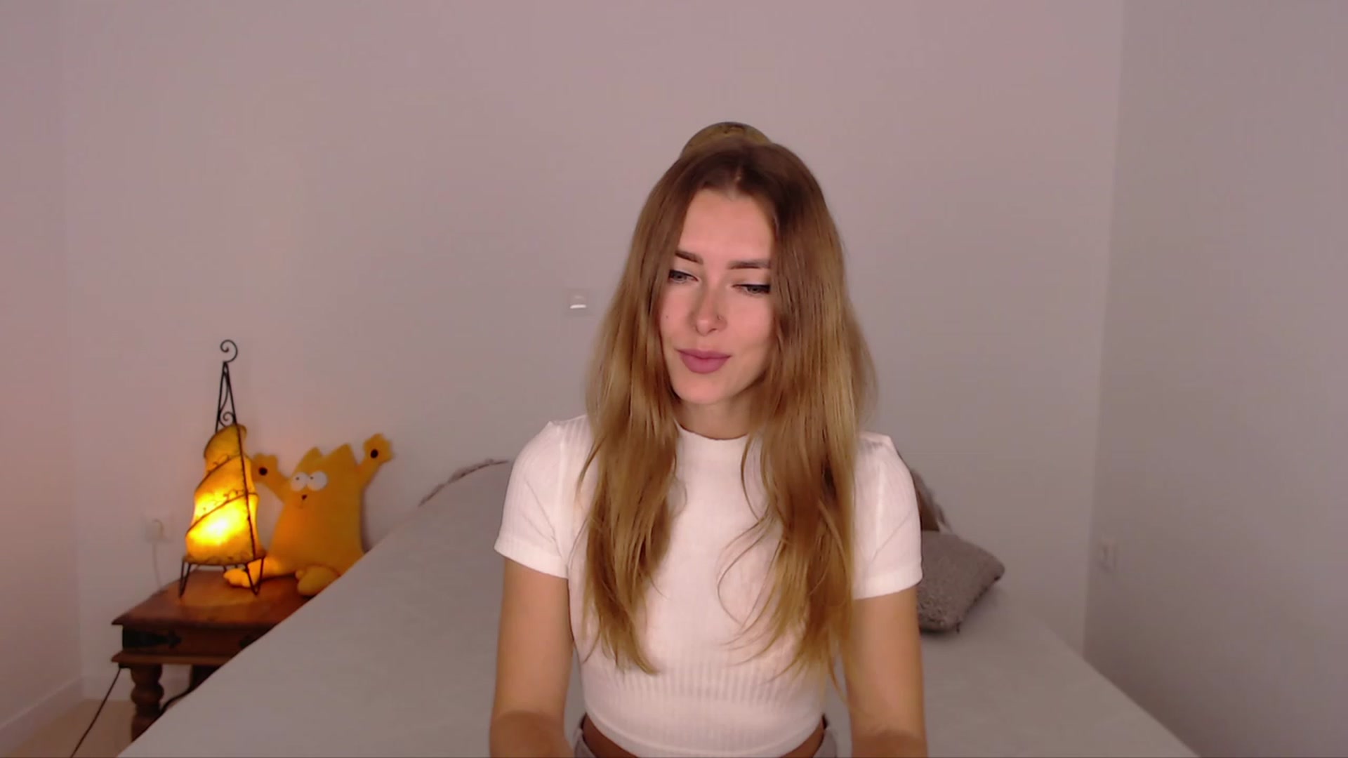 Gallery image thumbnail from SimonsWife's myfreecams stream on, 12/03/2023, 12:07 image 6 of 20