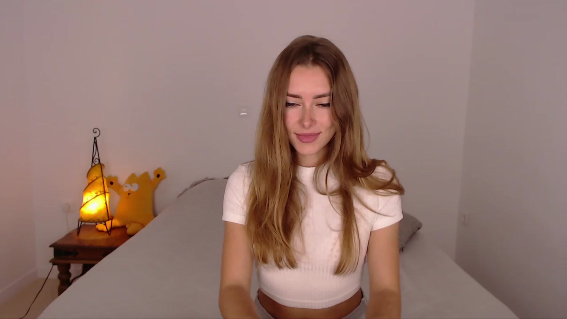Gallery image thumbnail from SimonsWife's myfreecams stream on, 12/03/2023, 13:20 image 5 of 20