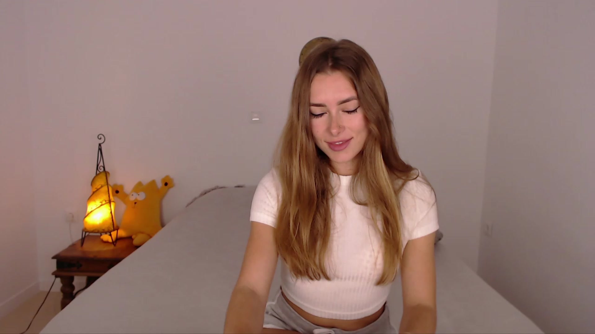 Gallery image thumbnail from SimonsWife's myfreecams stream on, 12/03/2023, 13:20 image 18 of 20