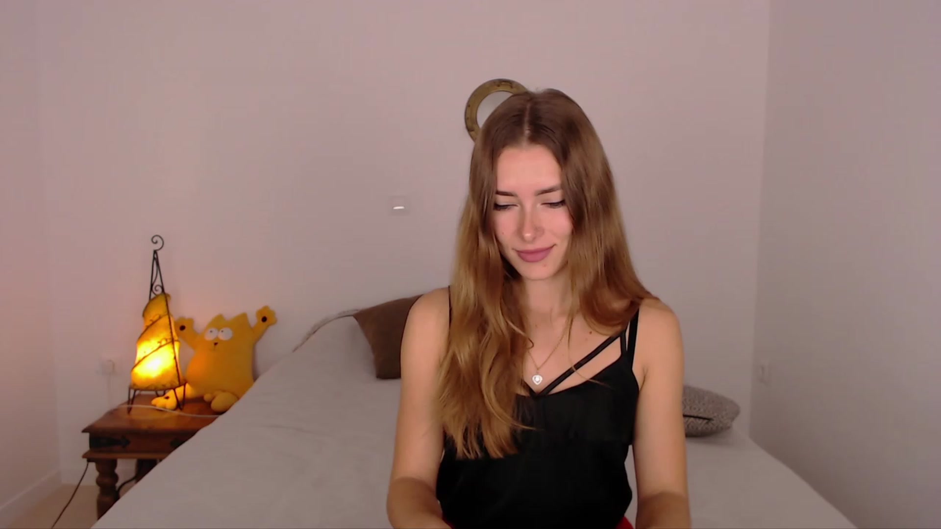 Gallery image thumbnail from SimonsWife's myfreecams stream on, 12/04/2023, 13:52 image 3 of 20