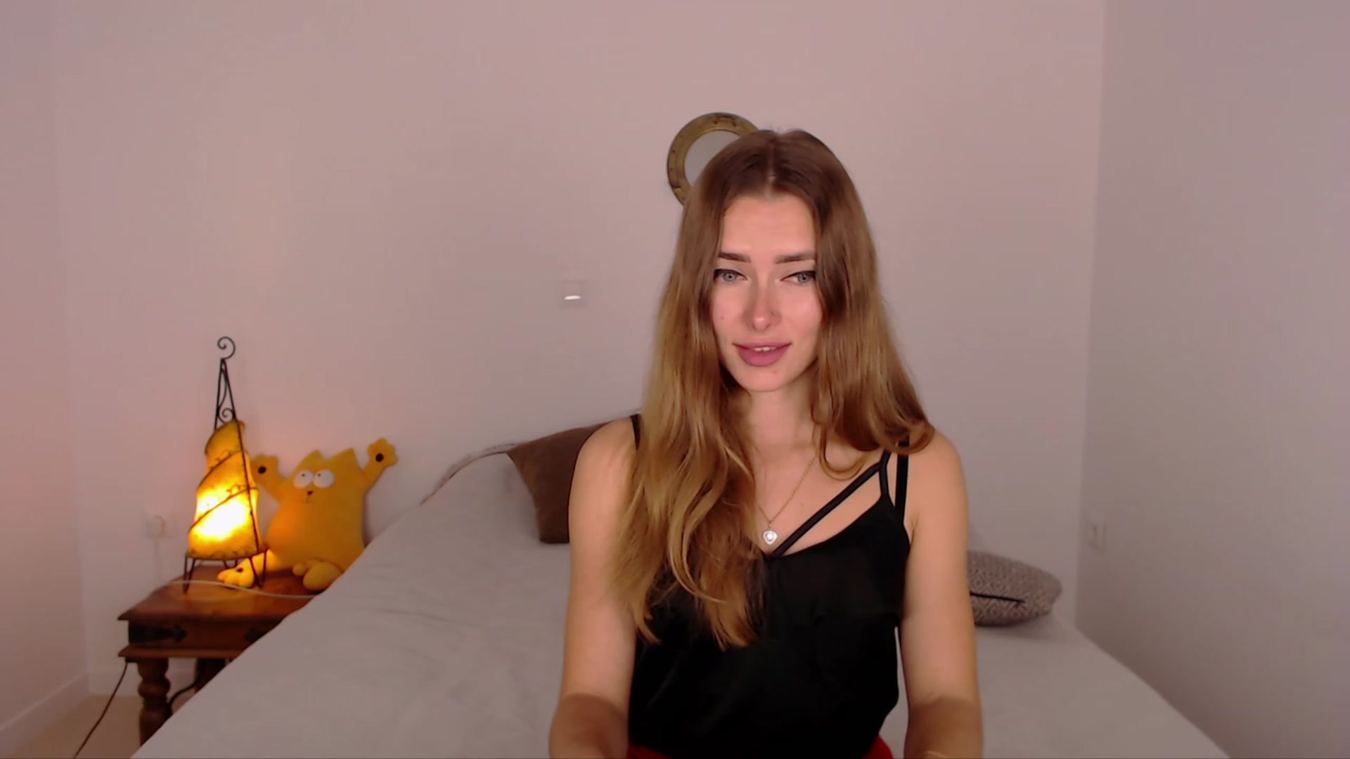 Gallery image thumbnail from SimonsWife's myfreecams stream on, 12/04/2023, 13:52 image 16 of 20