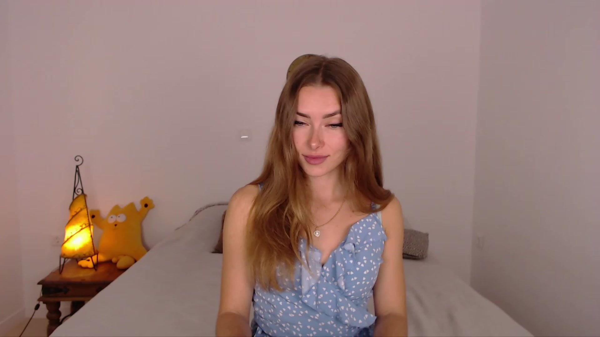 Gallery image thumbnail from SimonsWife's myfreecams stream on, 12/07/2023, 14:15 image 6 of 20
