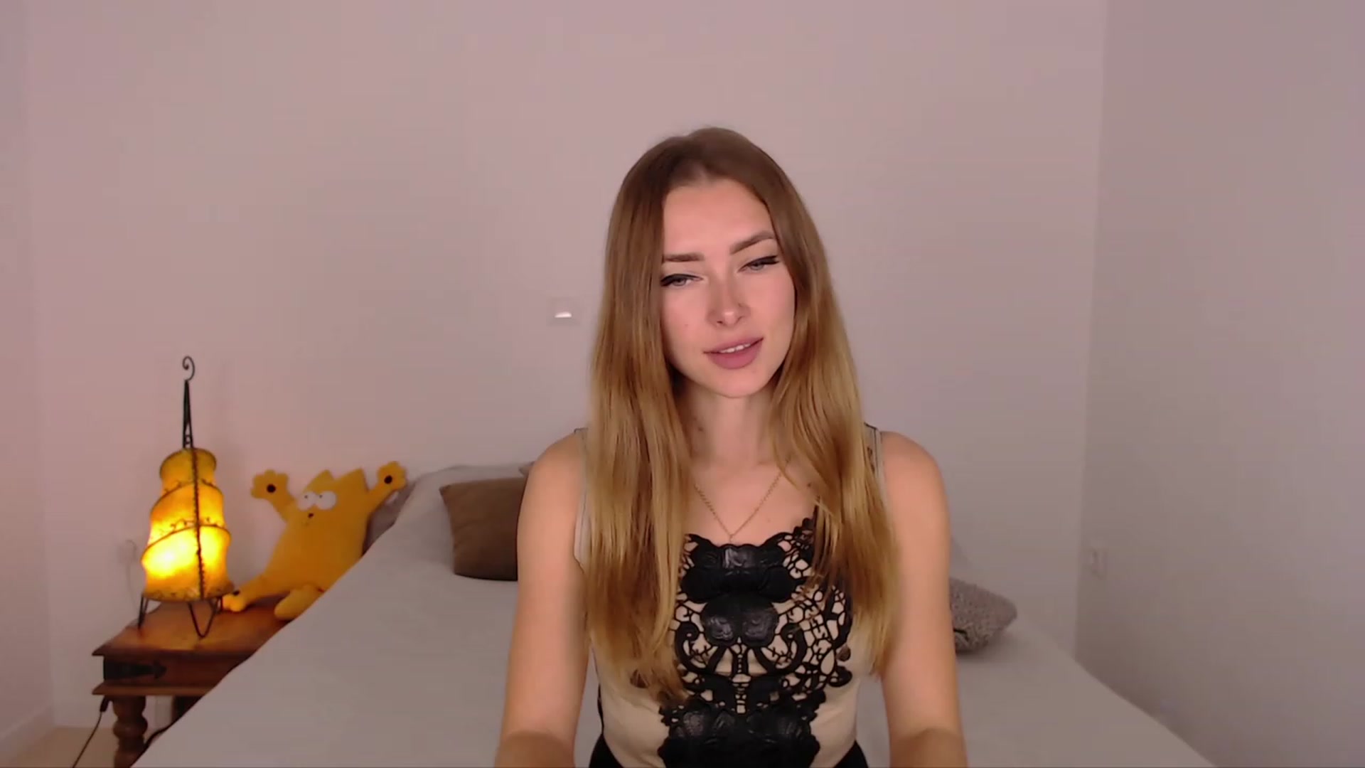 Gallery image thumbnail from SimonsWife's myfreecams stream on, 12/10/2023, 13:43 image 1 of 20