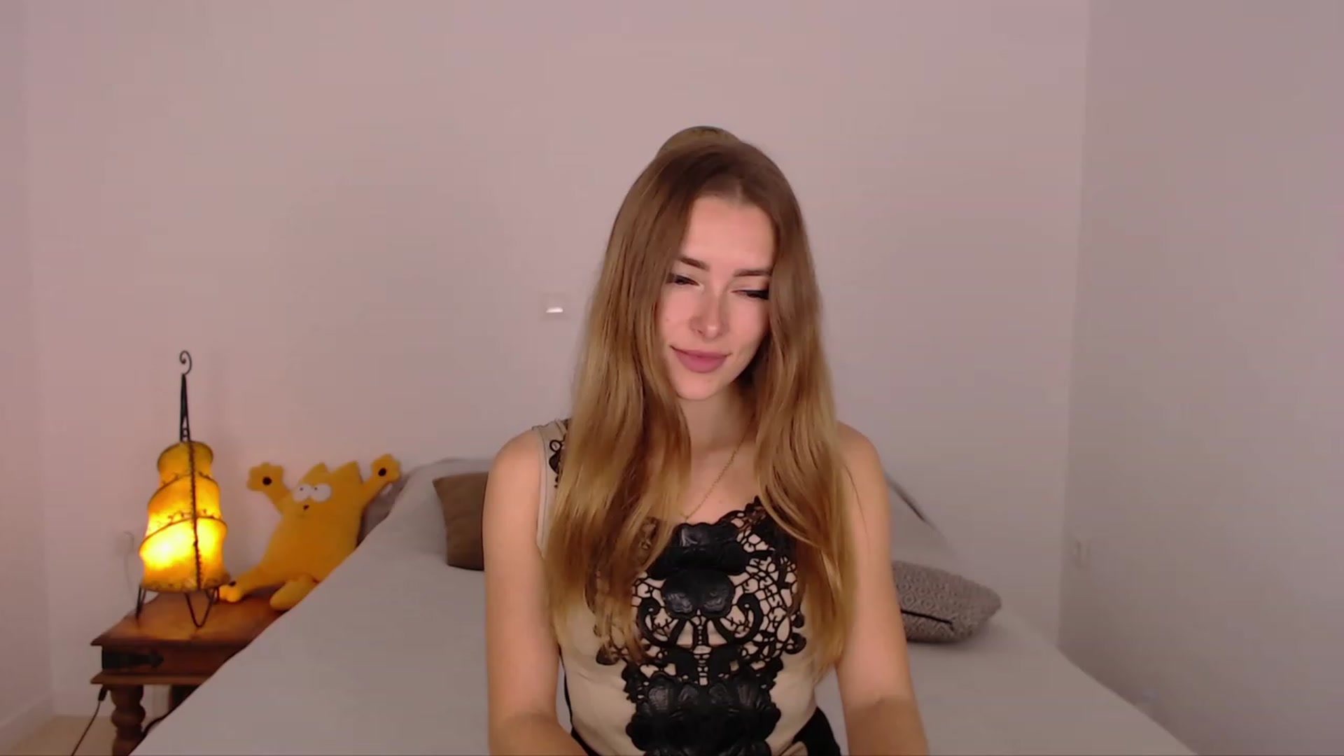Gallery image thumbnail from SimonsWife's myfreecams stream on, 12/10/2023, 13:43 image 4 of 20