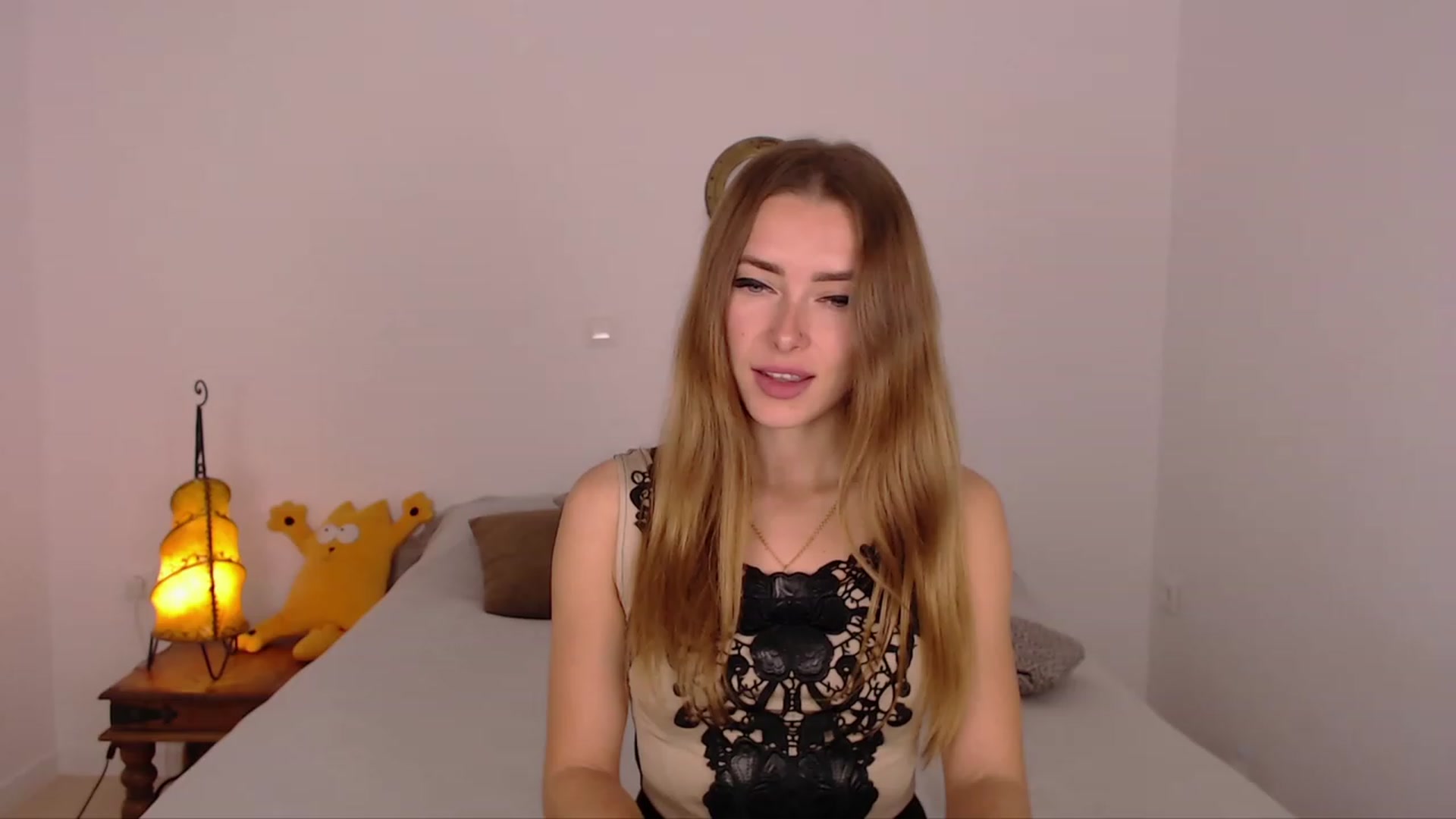 Gallery image thumbnail from SimonsWife's myfreecams stream on, 12/10/2023, 13:43 image 2 of 20