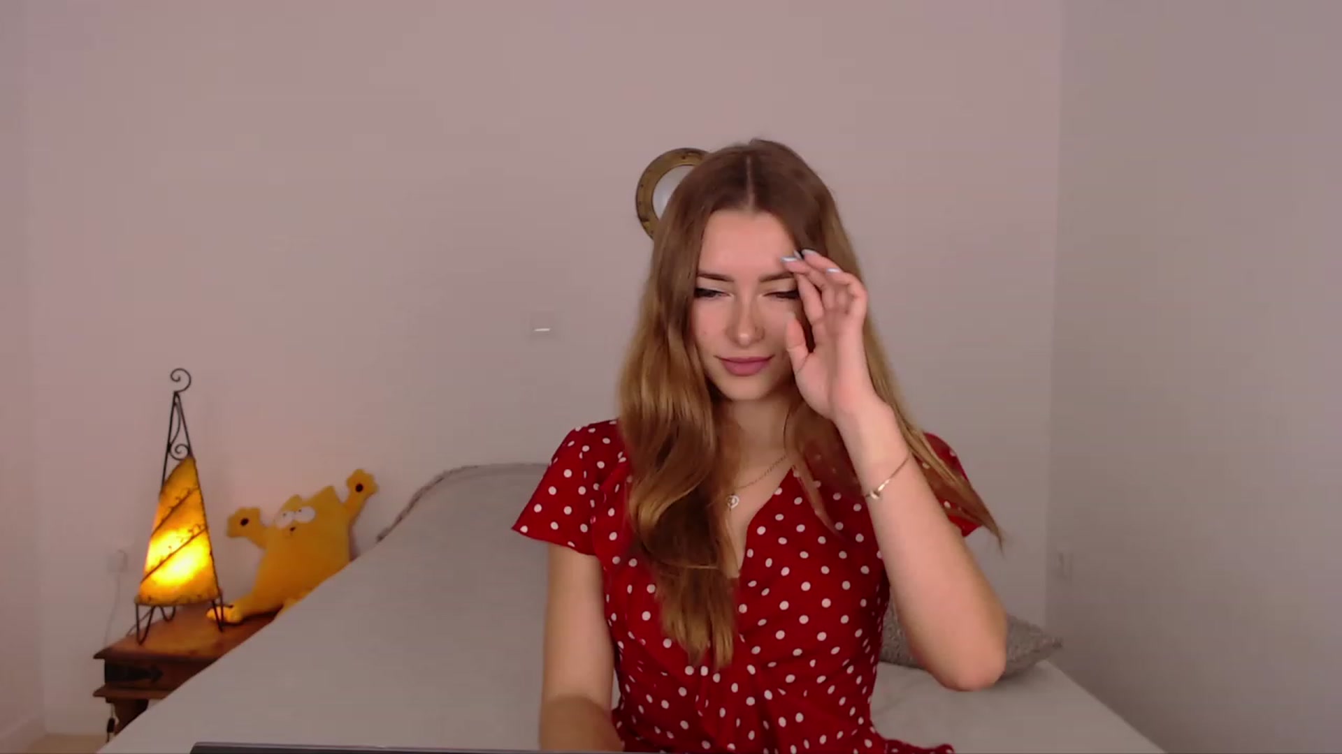 Gallery image thumbnail from SimonsWife's myfreecams stream on, 01/10/2024, 13:47 image 18 of 20