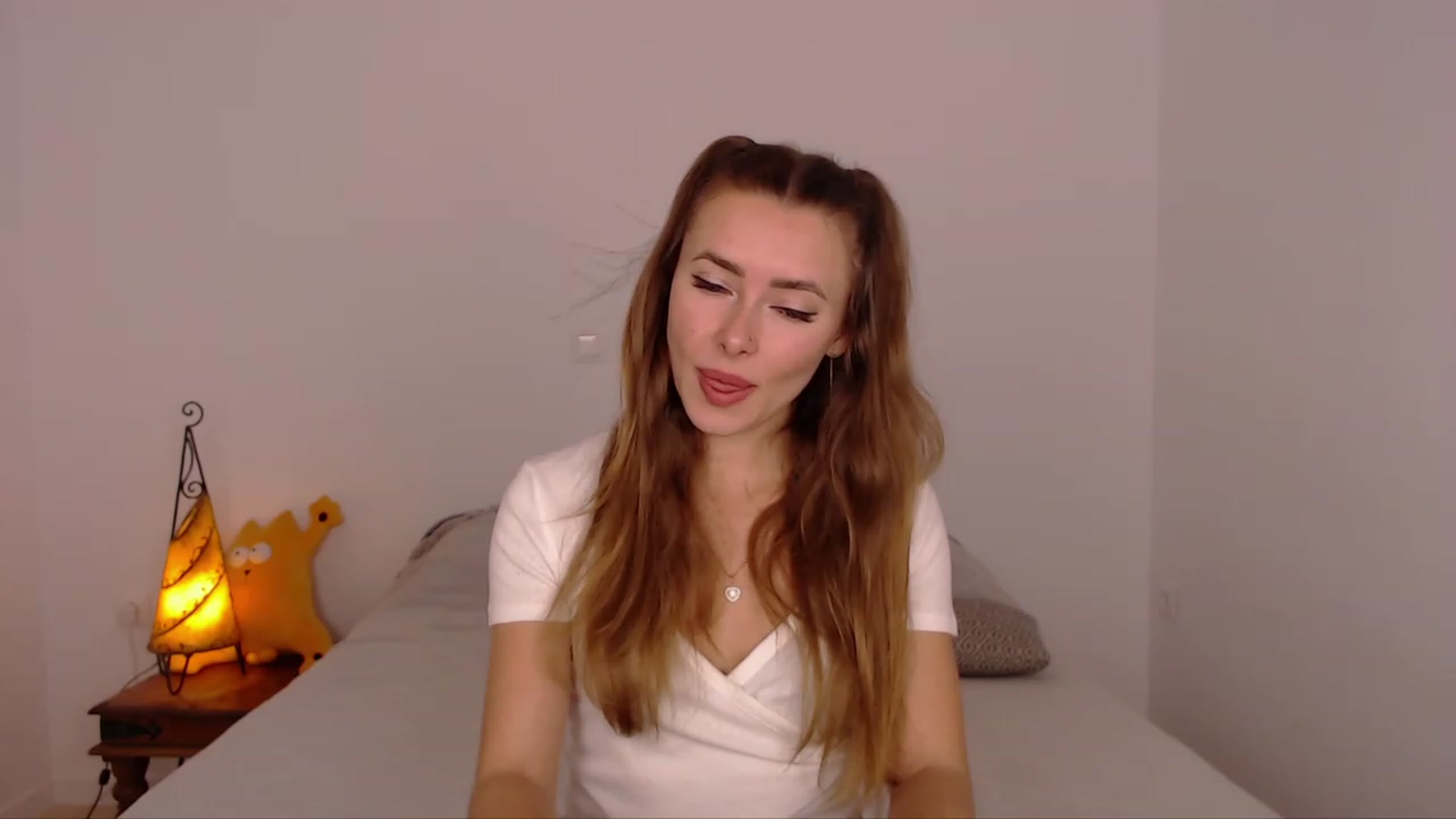 Gallery image thumbnail from SimonsWife's myfreecams stream on, 02/05/2024, 12:31 image 5 of 20